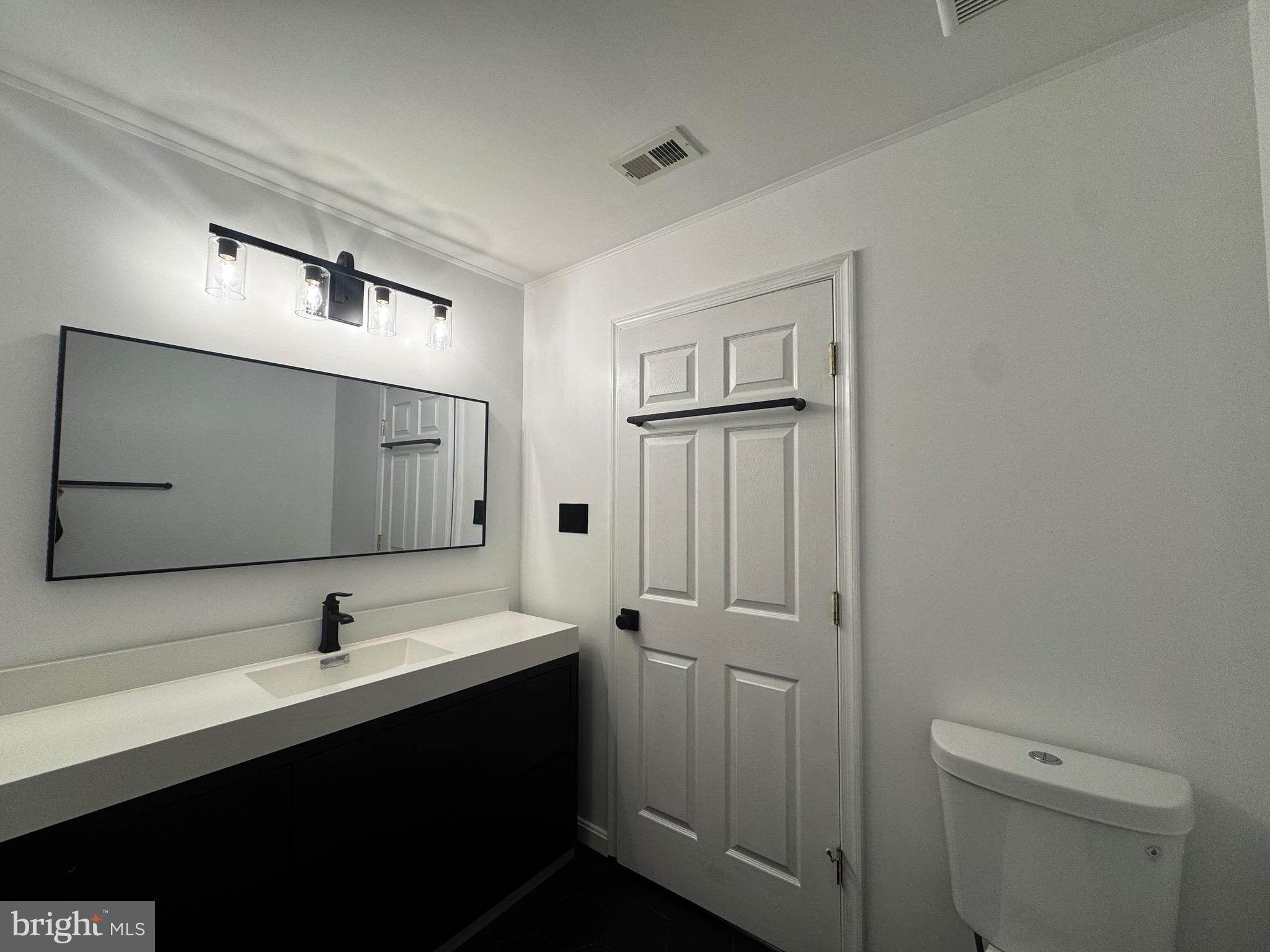 GATEWAY COMMERCE CENTER - Residential Lease