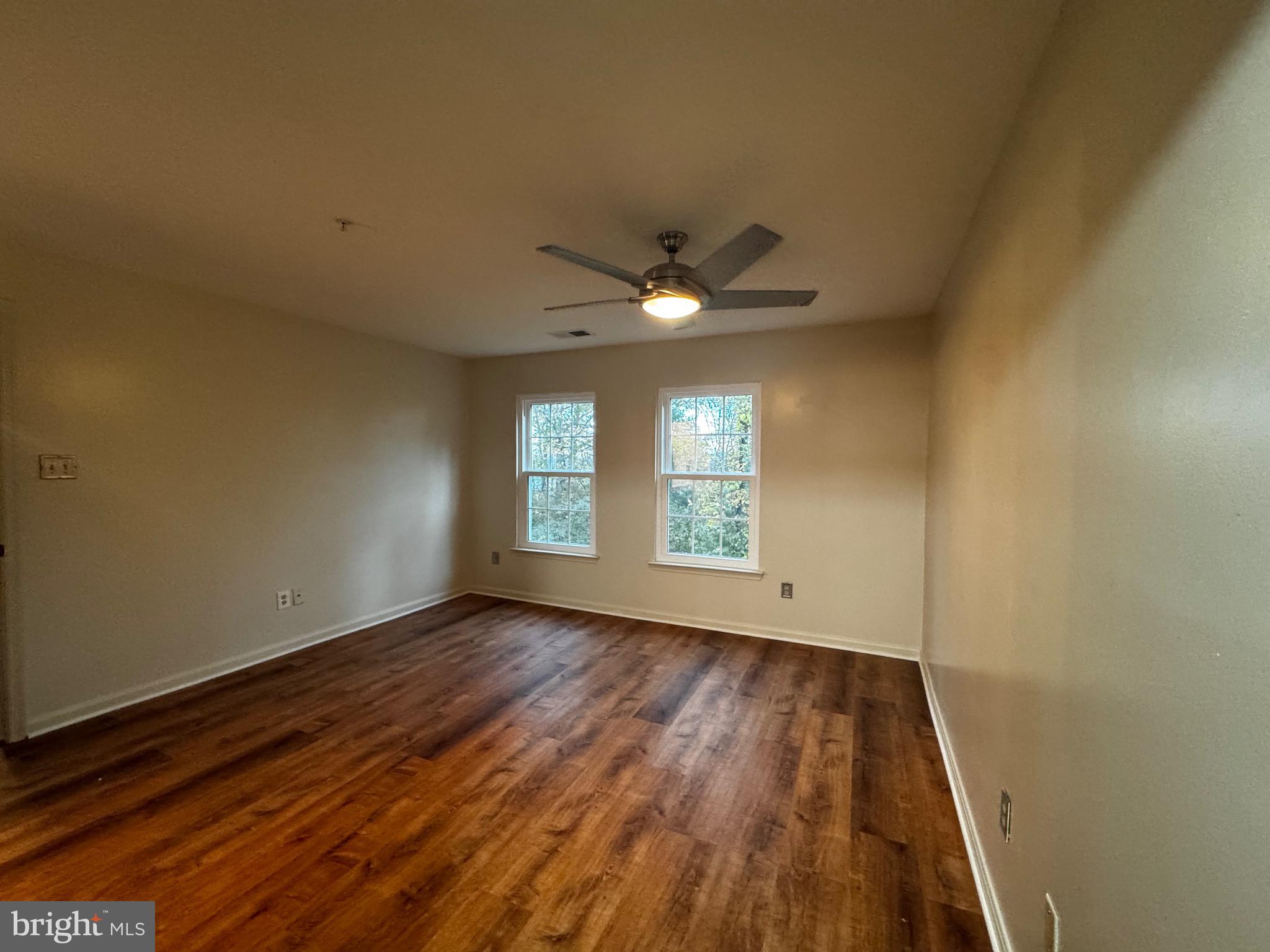 GATEWAY COMMERCE CENTER - Residential Lease