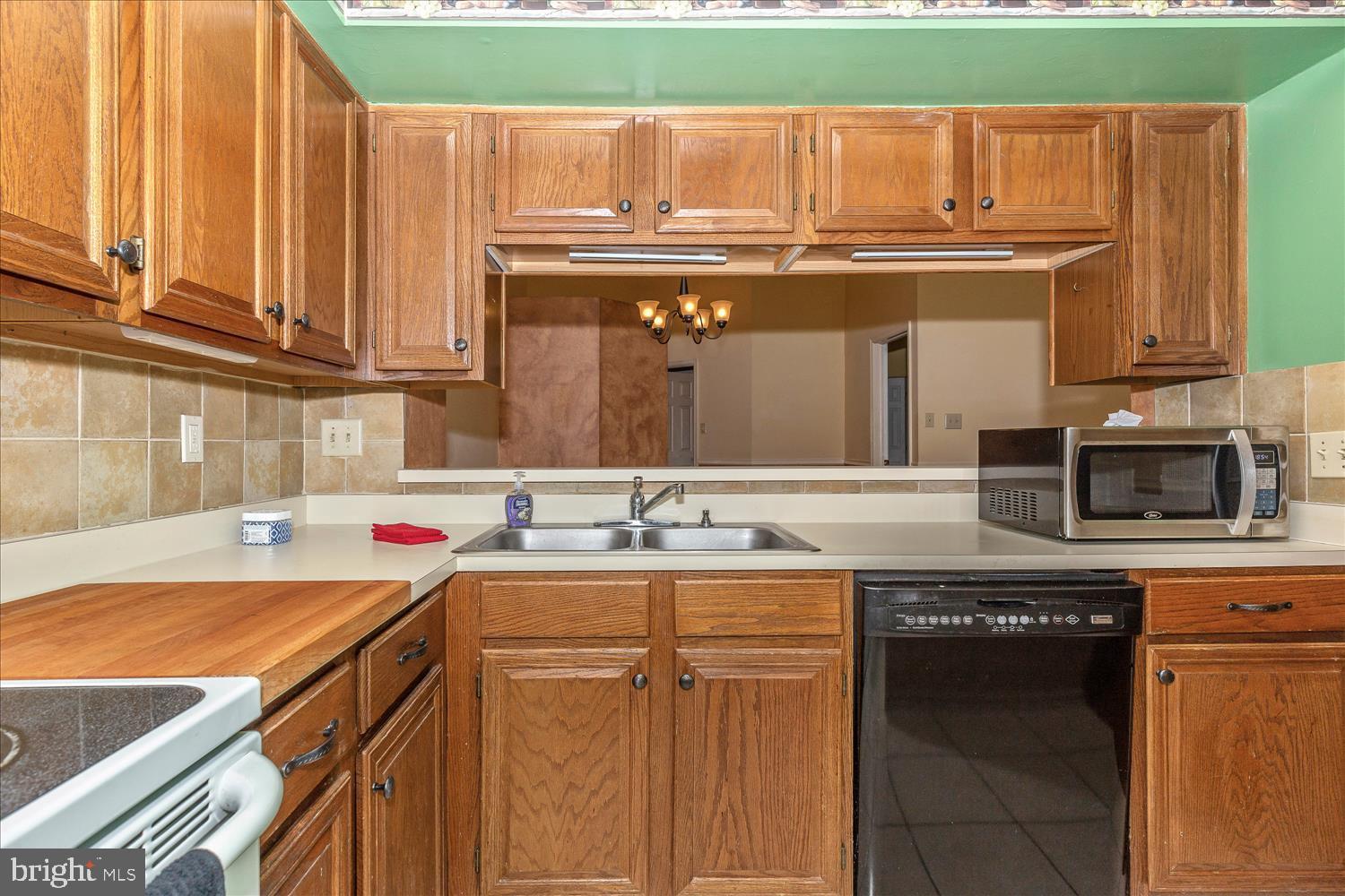 WATERS EDGE AT NORTH LAKE - Residential Lease