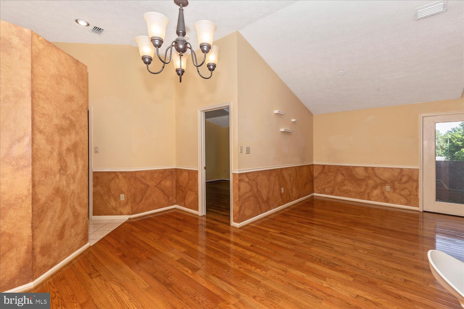 WATERS EDGE AT NORTH LAKE - Residential Lease