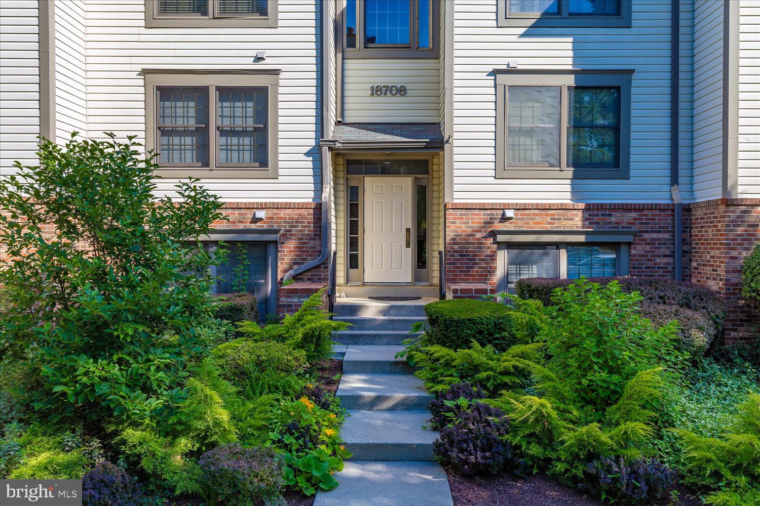 WATERS EDGE AT NORTH LAKE - Residential Lease