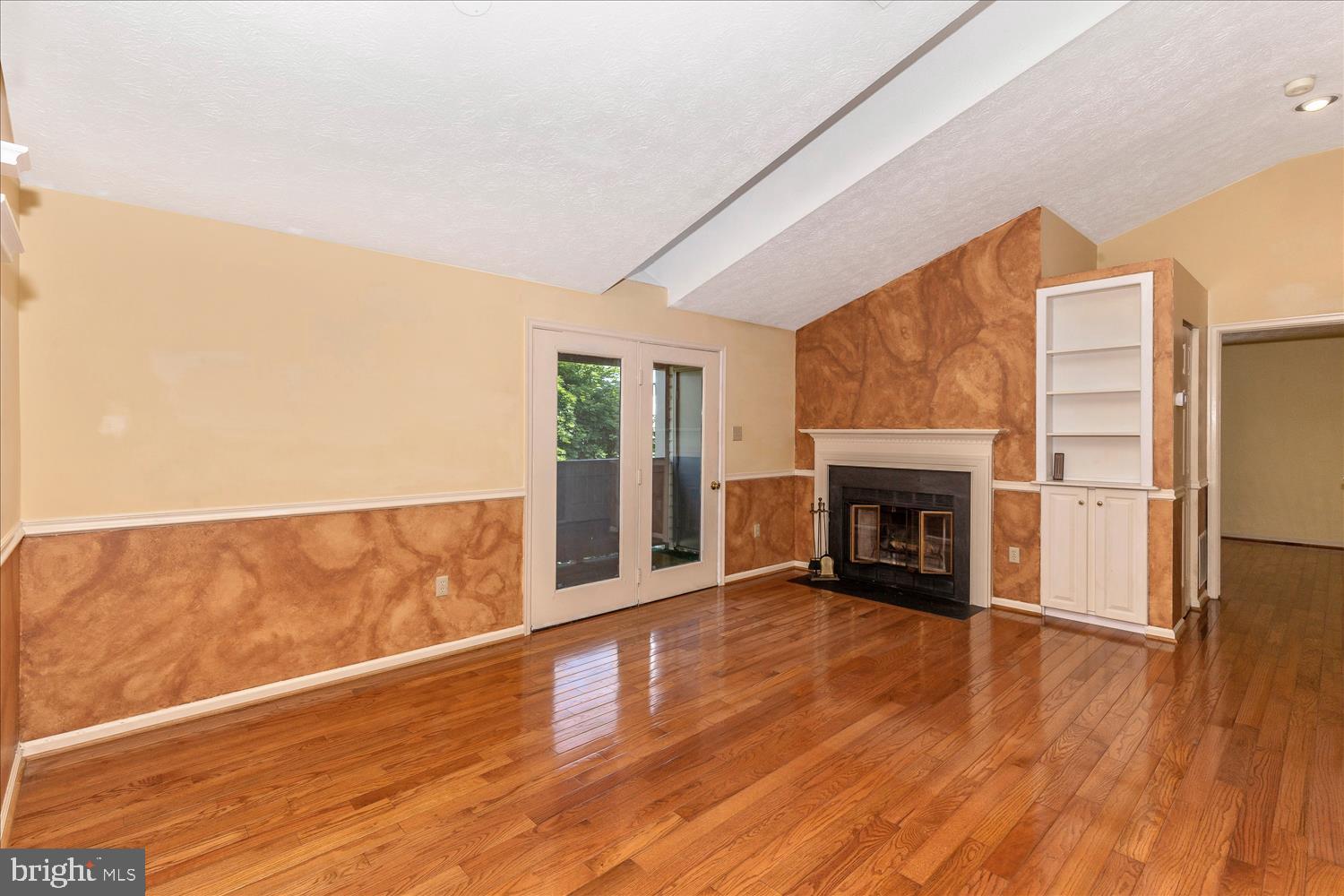 WATERS EDGE AT NORTH LAKE - Residential Lease