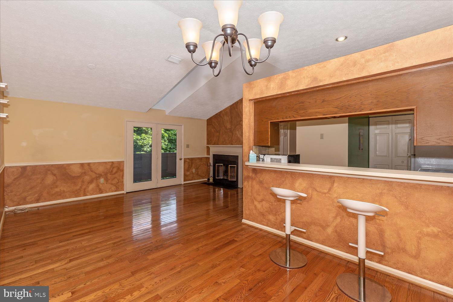 WATERS EDGE AT NORTH LAKE - Residential Lease