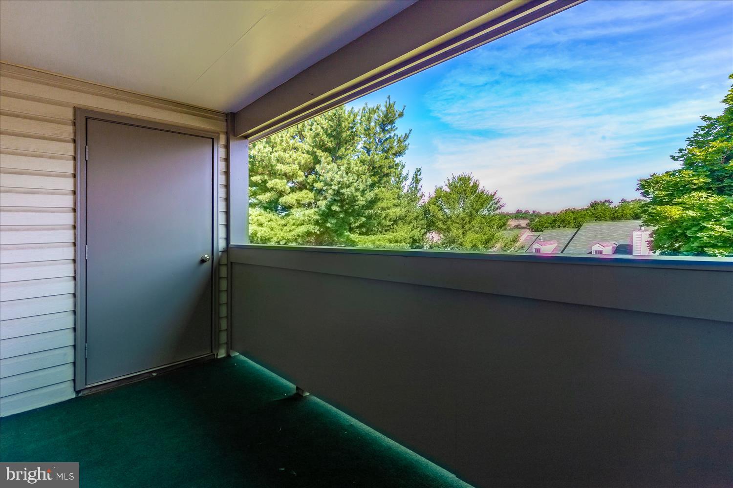 WATERS EDGE AT NORTH LAKE - Residential Lease