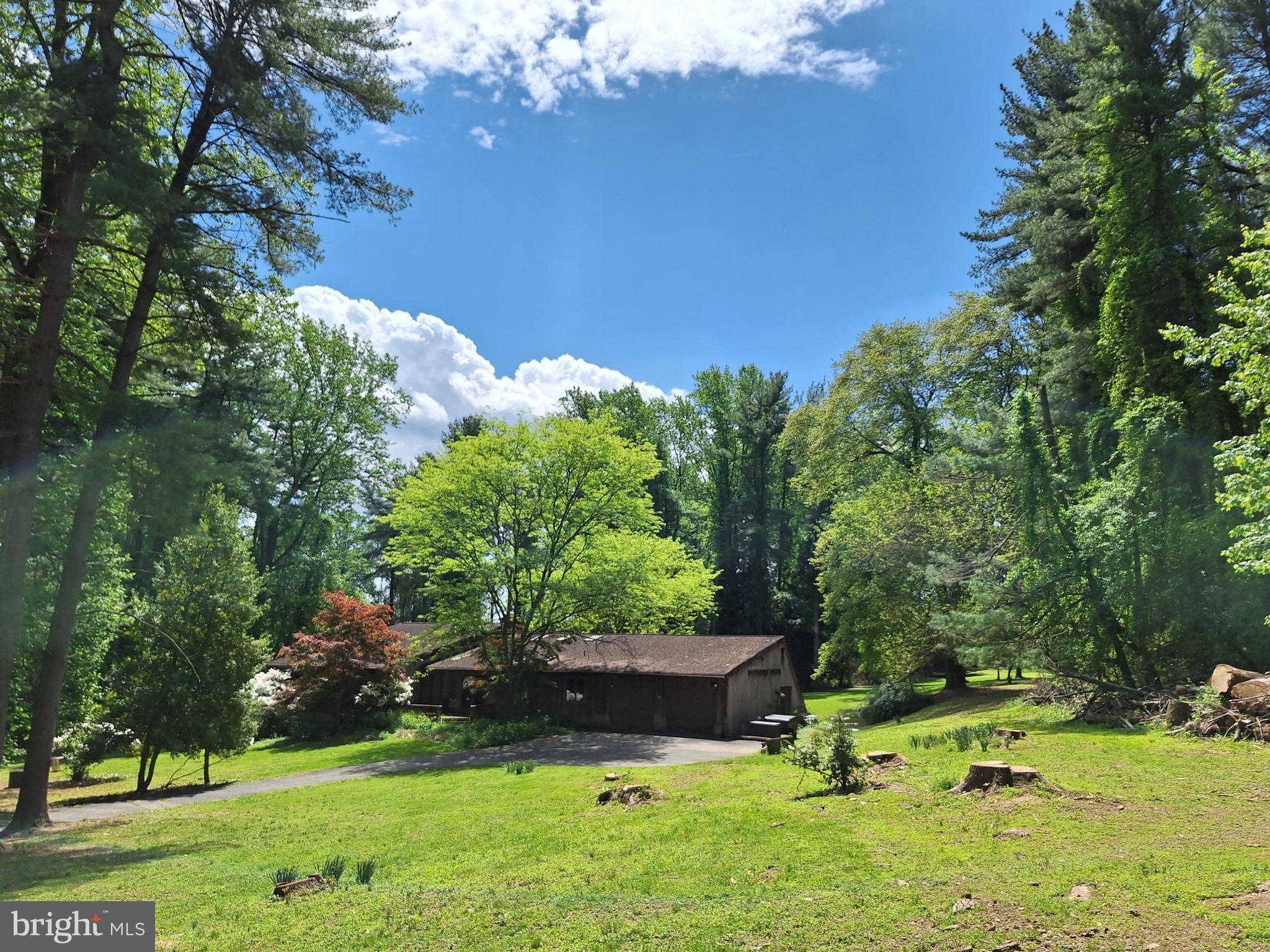 603 E WHEEL ROAD