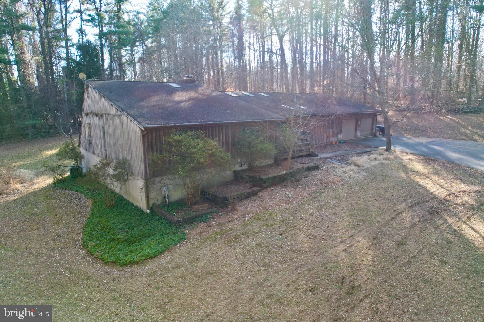 603 E WHEEL ROAD