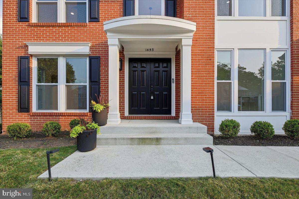 1453 POWELLS TAVERN PLACE