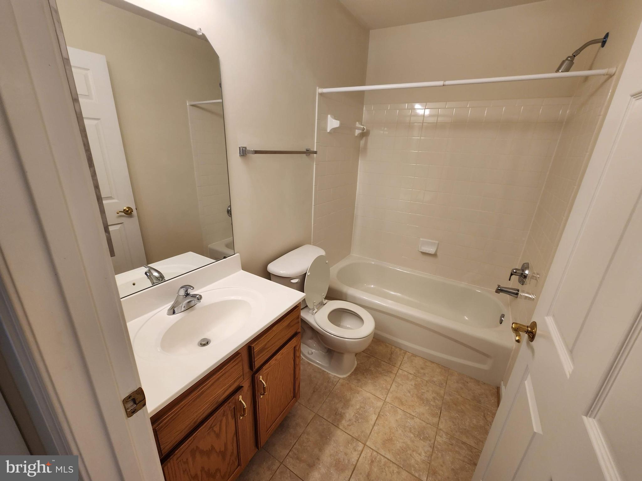 POTOMAC RIDGE - Residential Lease