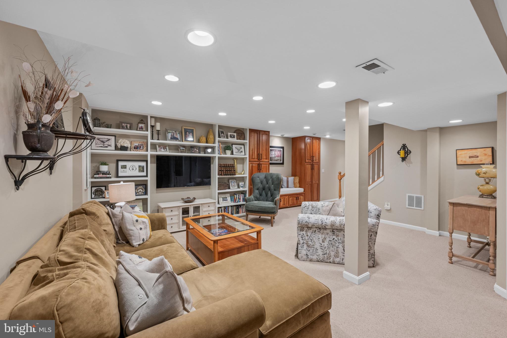 KINGSVIEW RIDGE - Residential