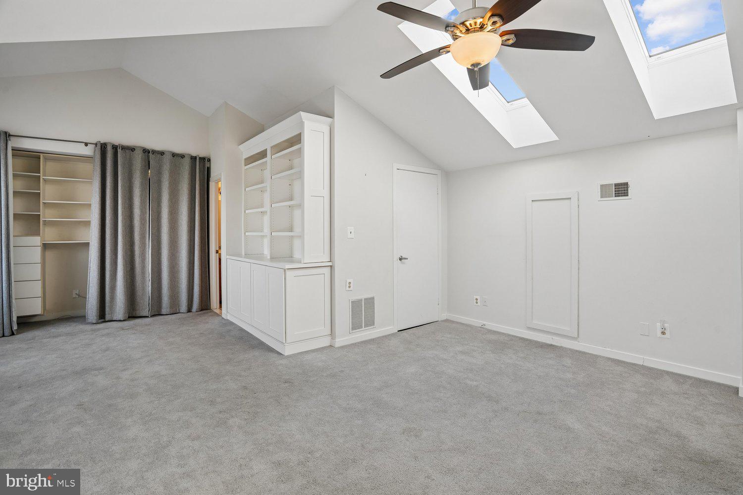 CHESAPEAKE HARBOUR - Residential