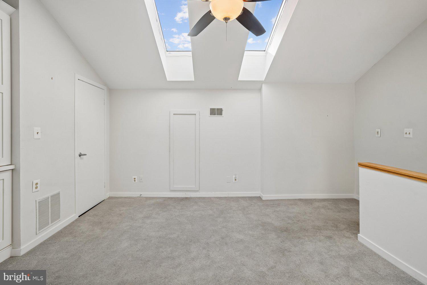 CHESAPEAKE HARBOUR - Residential