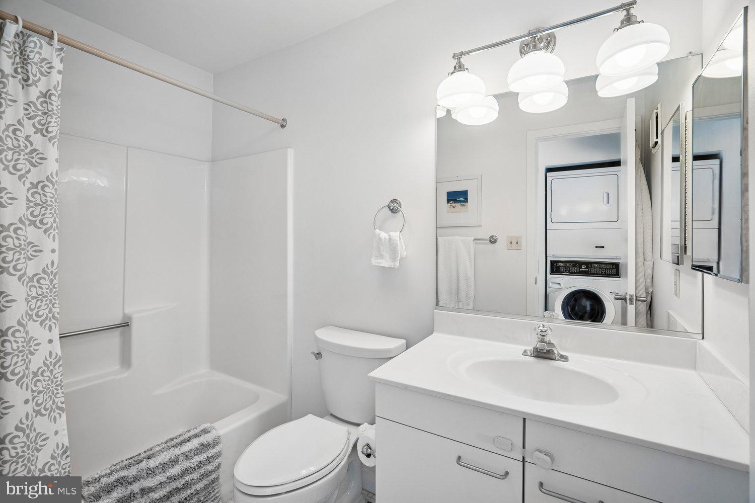 CHESAPEAKE HARBOUR - Residential