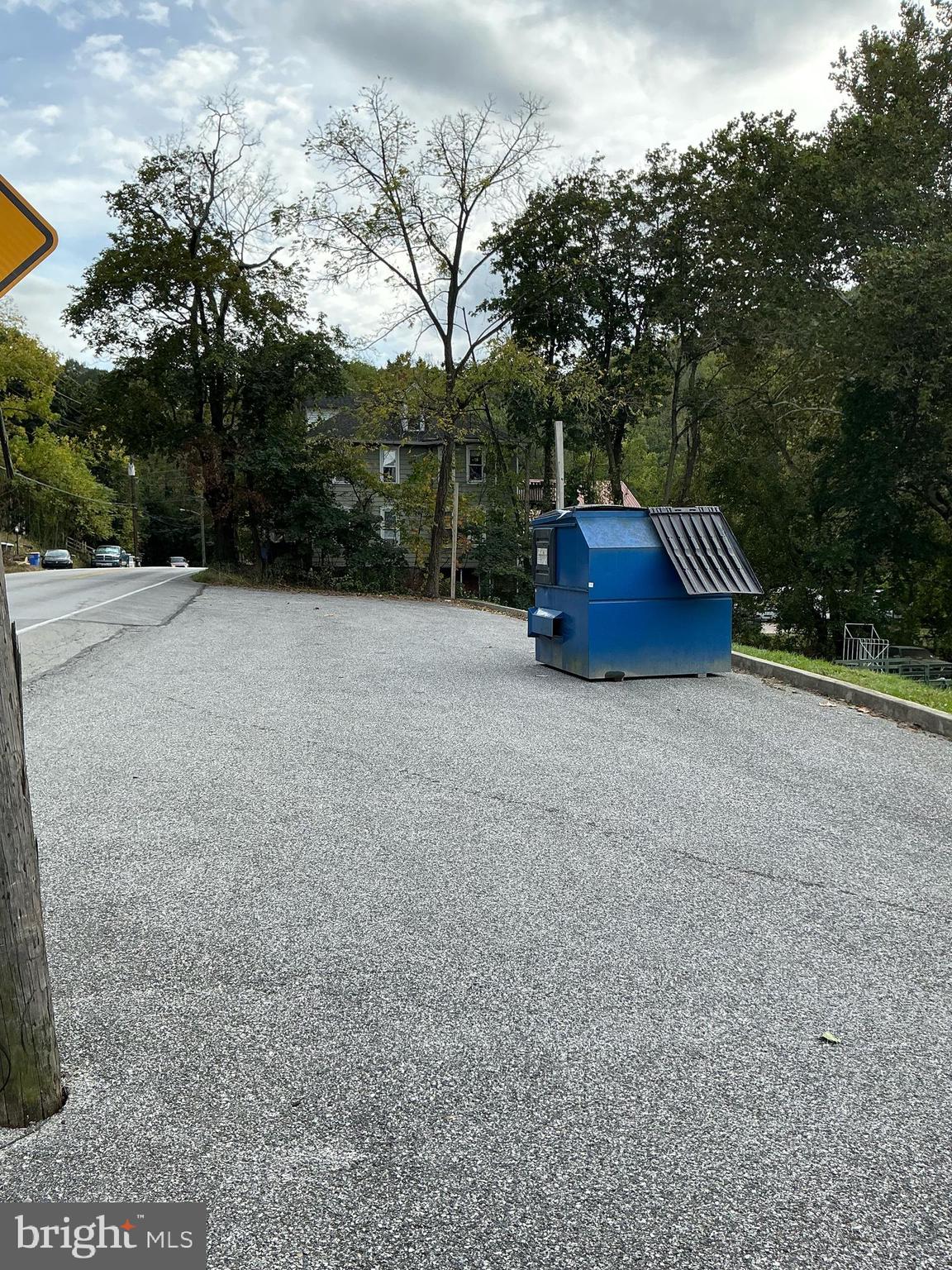 1512 S GEORGE STREET