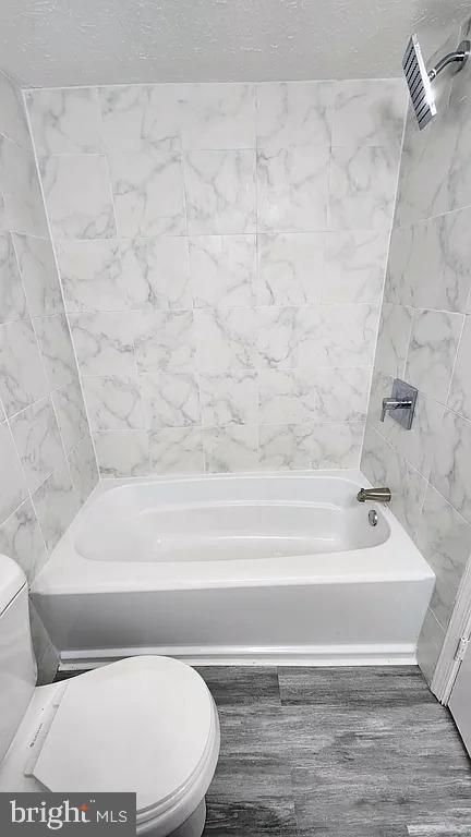 THE COLONY - Residential Lease