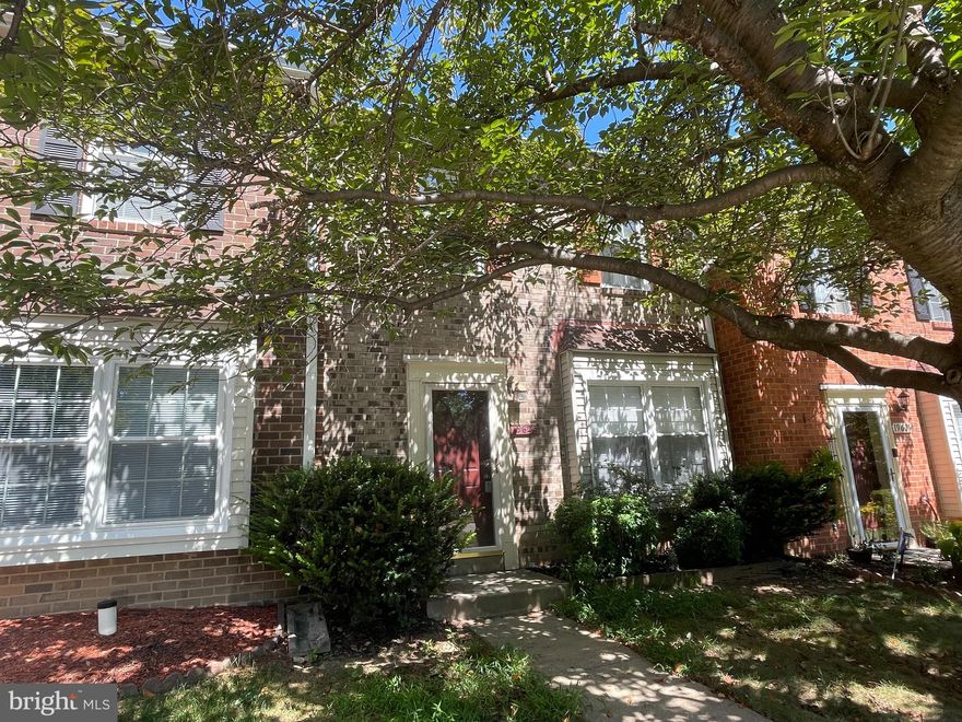 Don't miss out this opportunity to rent a beautifully remodeled townhouse located in the vibrant community of Germantown, MD. This spacious 3-bedroom, 1.5-bathroom home offers a comfortable and stylish living space, perfect for families or individuals seeking a modern and convenient lifestyle.
This townhouse is located near a wide array of amenities, including shopping centers, restaurants, parks, and recreational facilities. The community offers easy access to major highways, making commuting to other parts of Maryland or Washington, D.C. a breeze