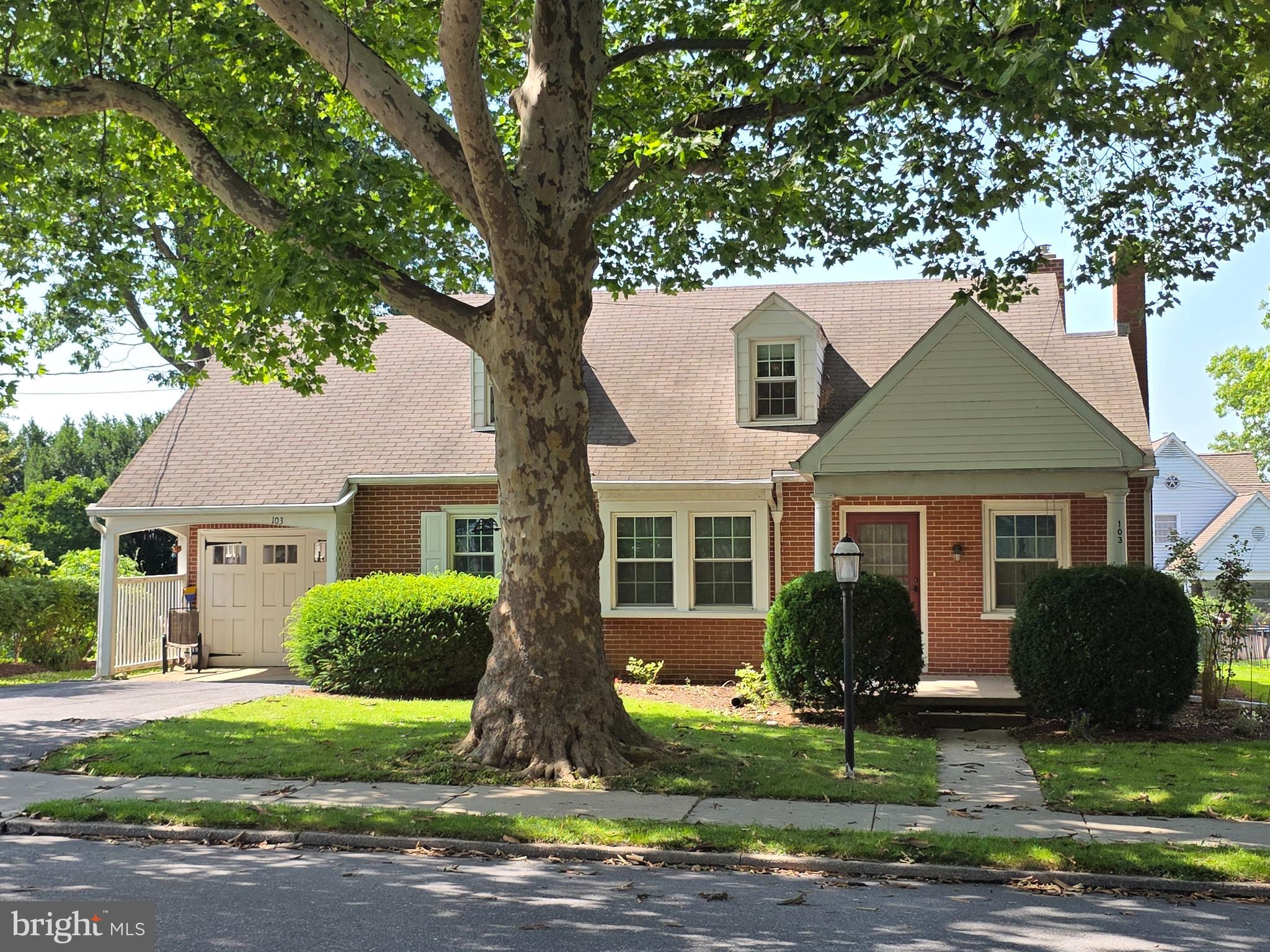 103 W CONESTOGA STREET