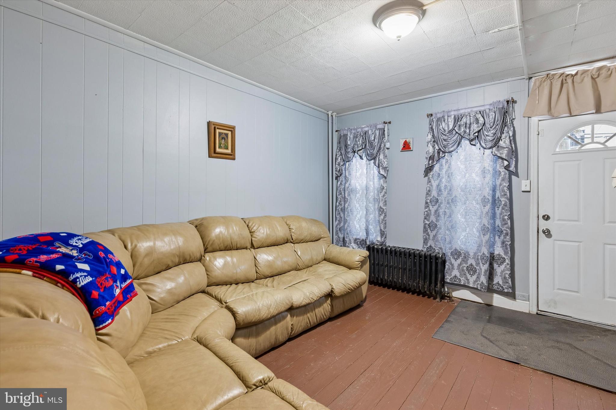 NORRISTOWN - Residential