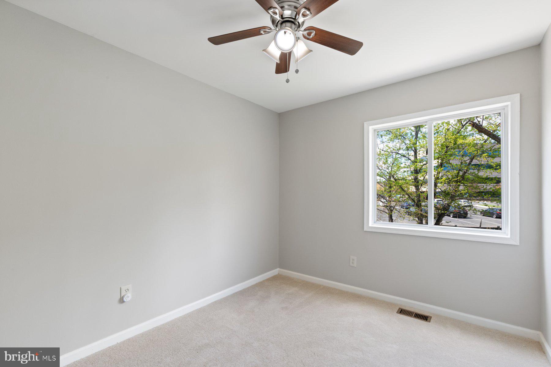 COURTS OF CHANDON - Residential Lease