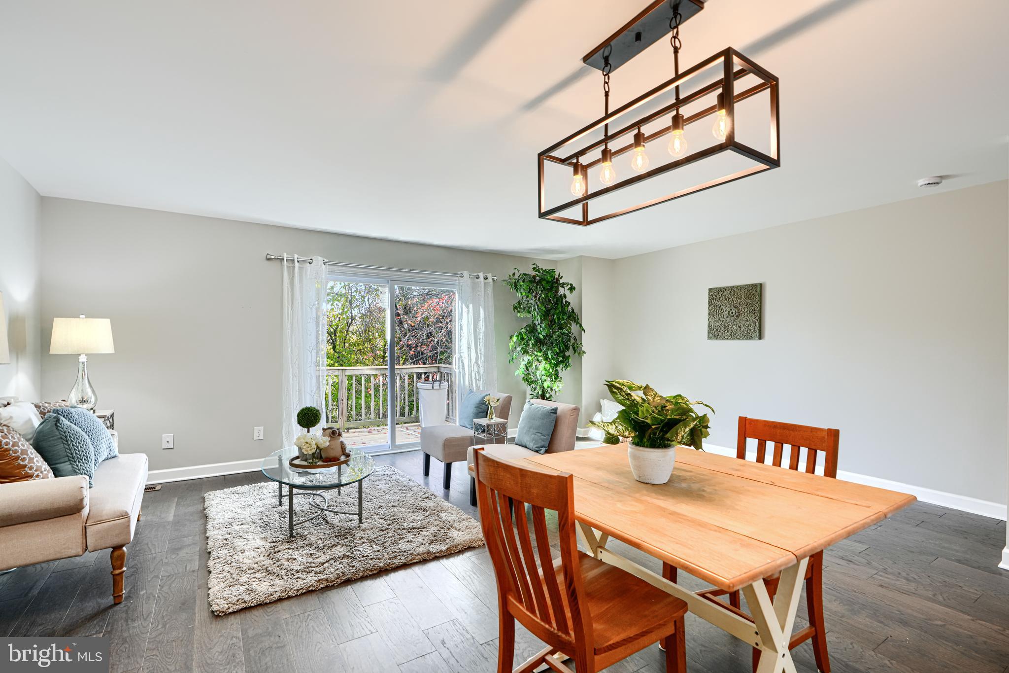 HUNT MEADOW - Residential