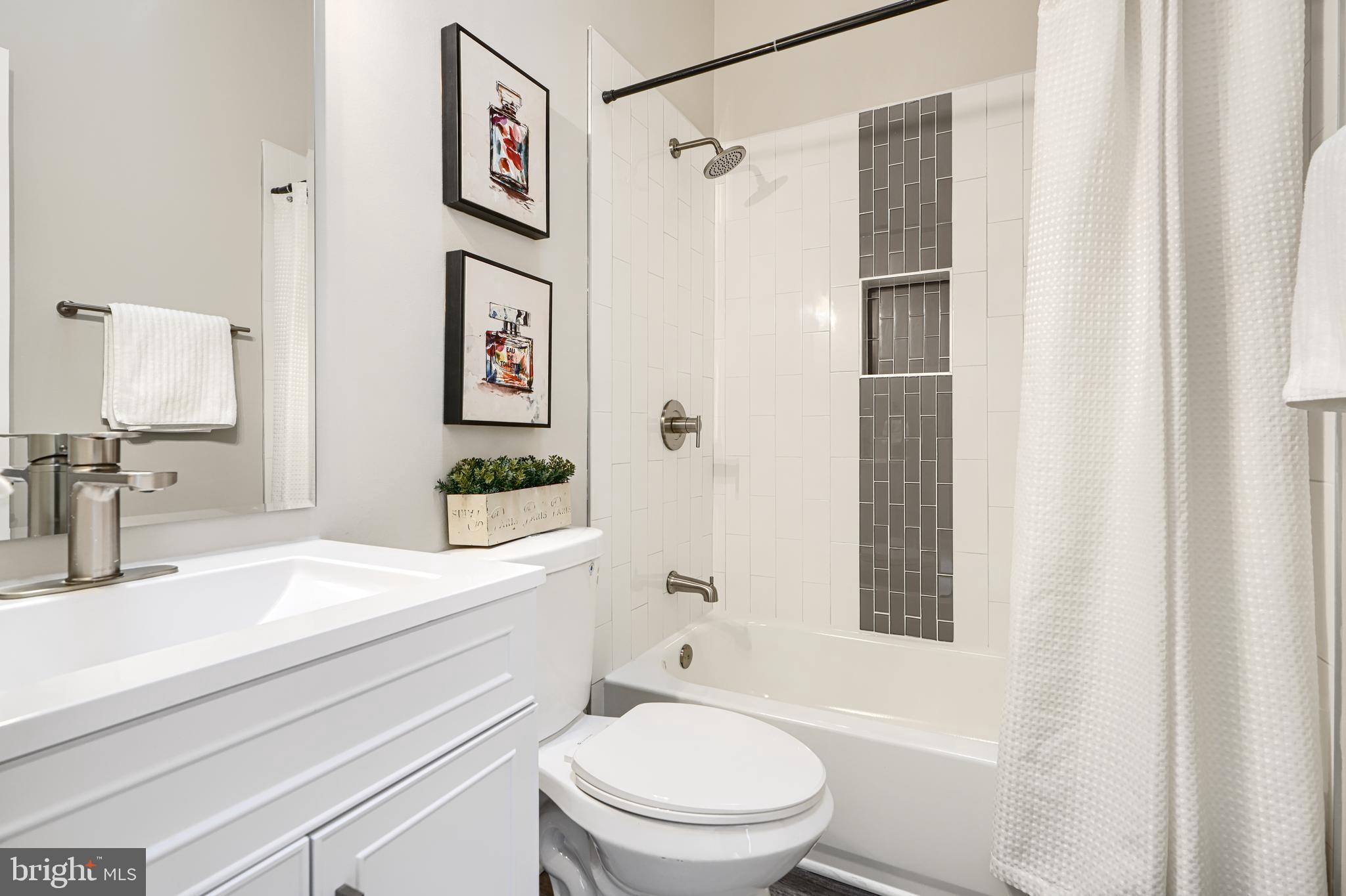 HUNT MEADOW - Residential