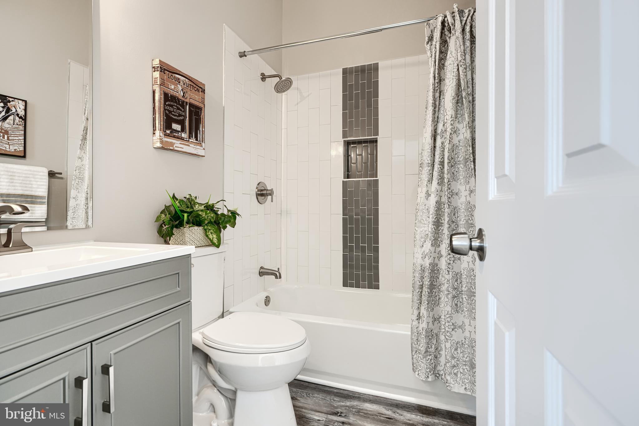 HUNT MEADOW - Residential