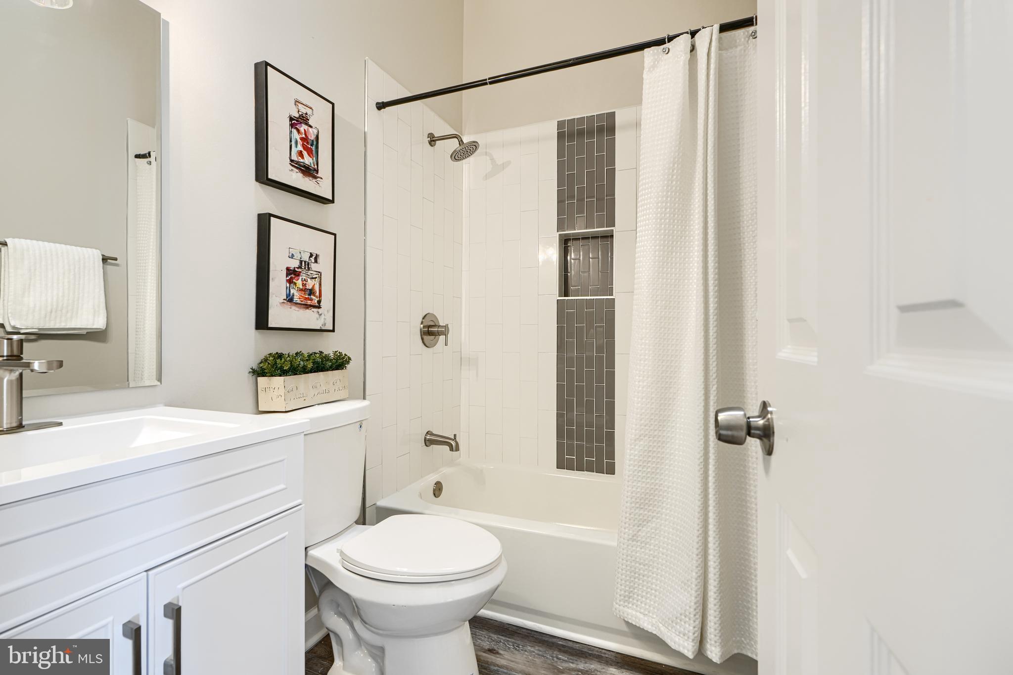 HUNT MEADOW - Residential