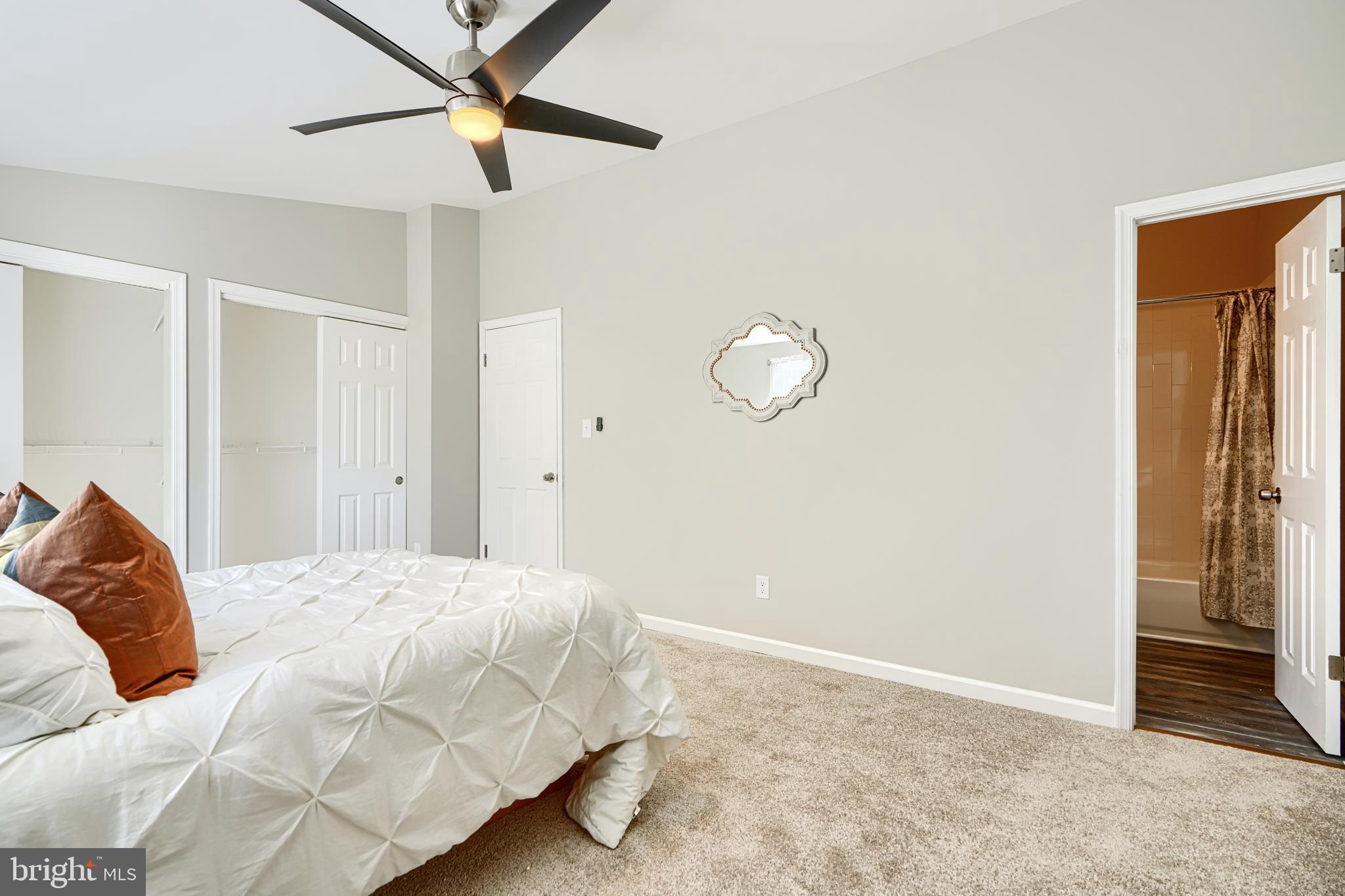 HUNT MEADOW - Residential