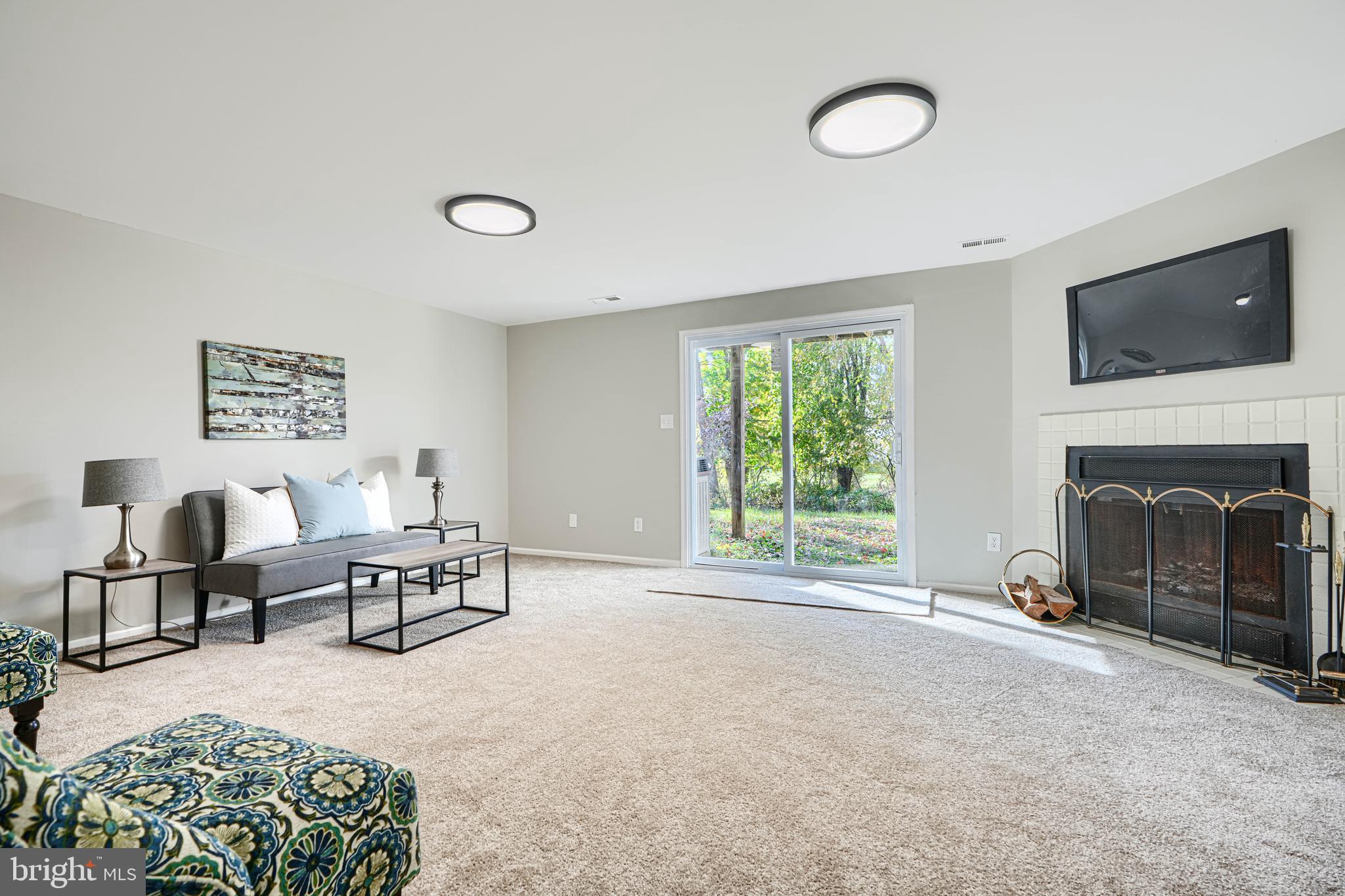 HUNT MEADOW - Residential