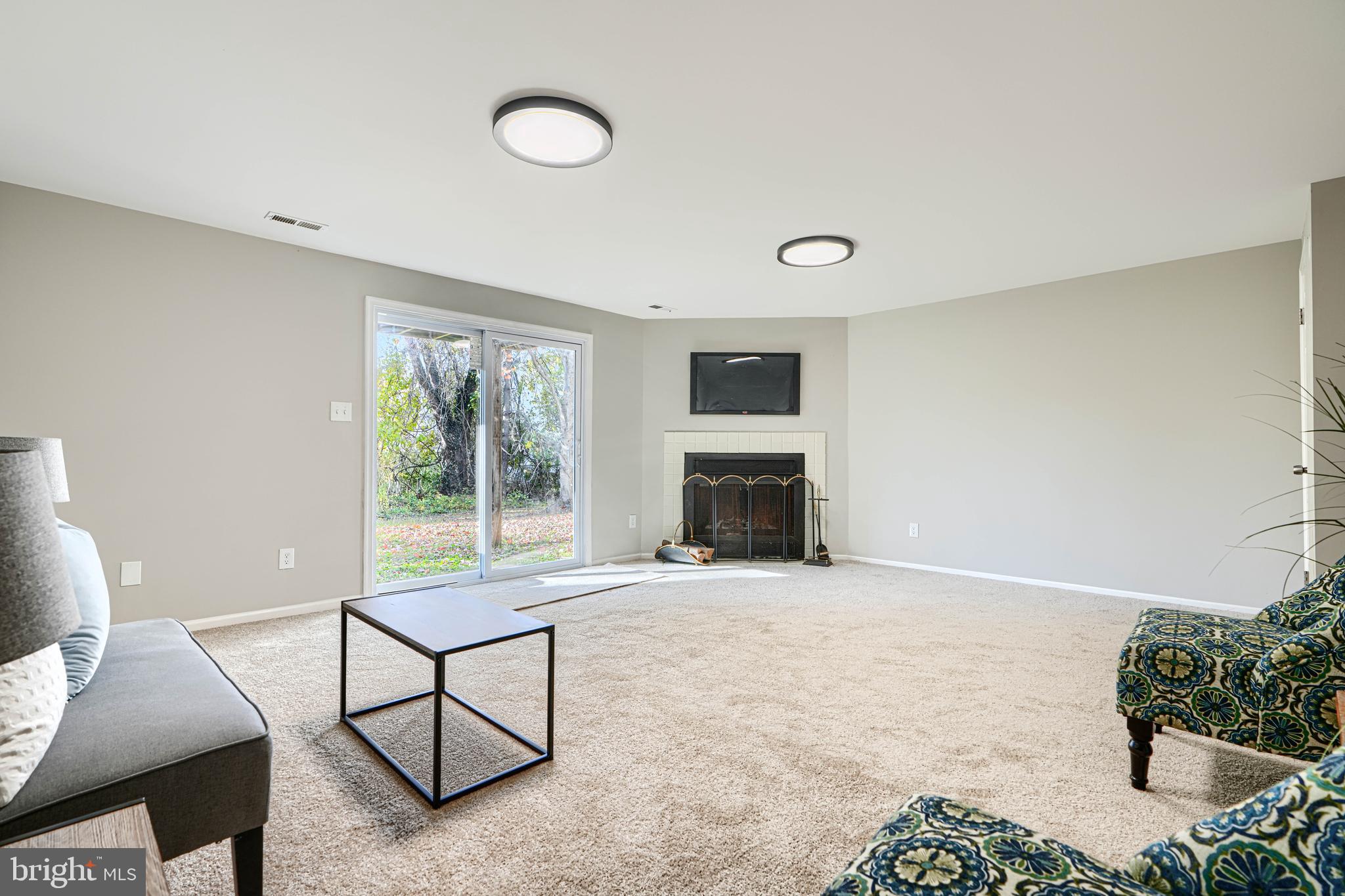 HUNT MEADOW - Residential