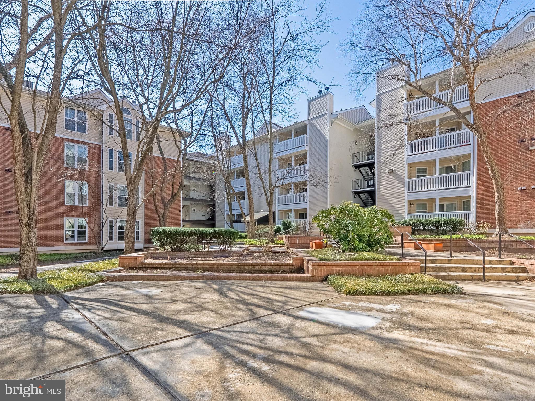 FOUNTAINS AT MCLEAN - Residential