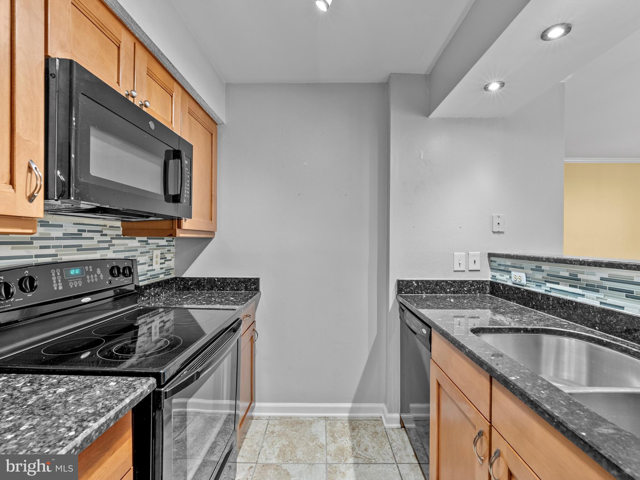 FOUNTAINS AT MCLEAN - Residential