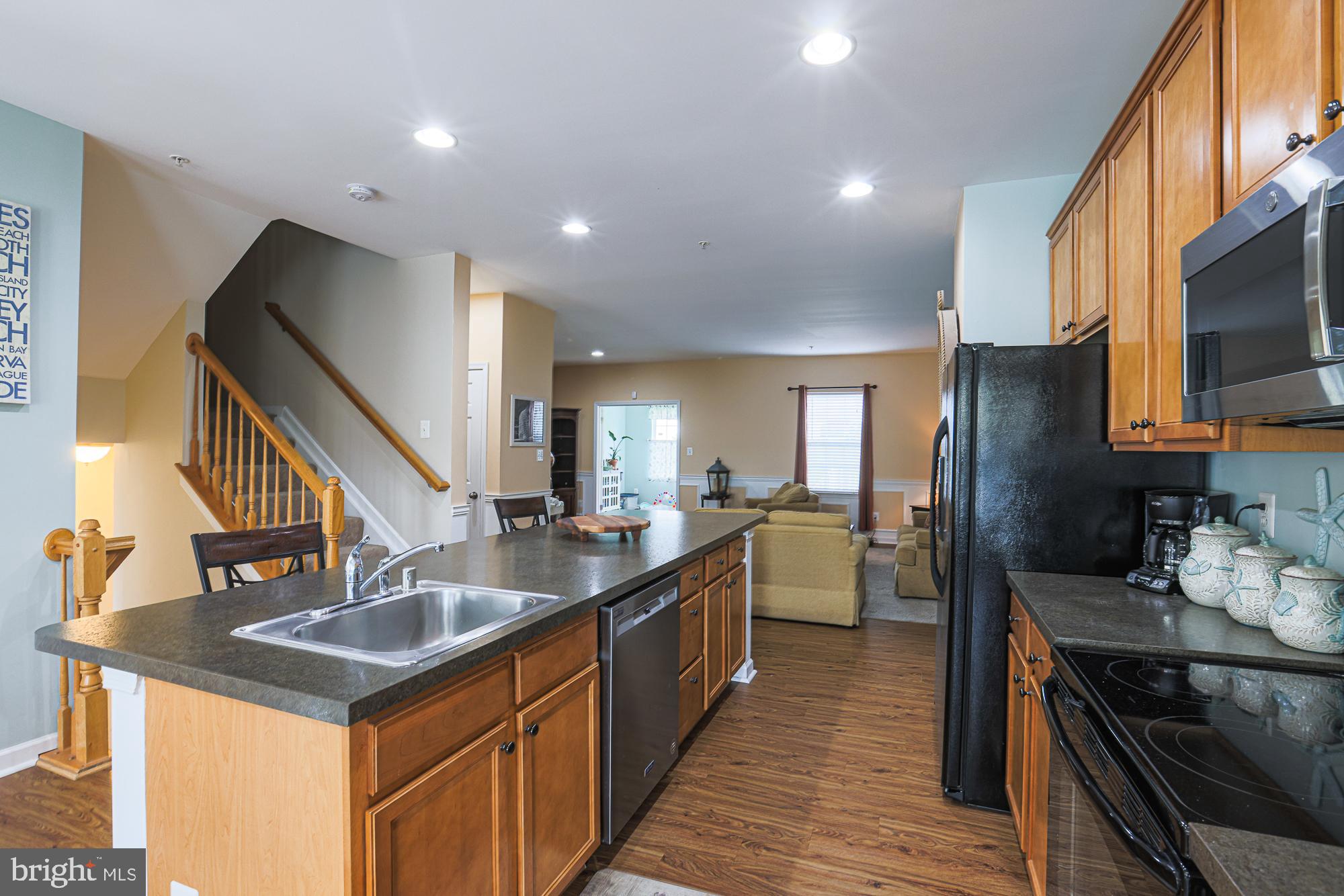 HOLLY WOODS - Residential