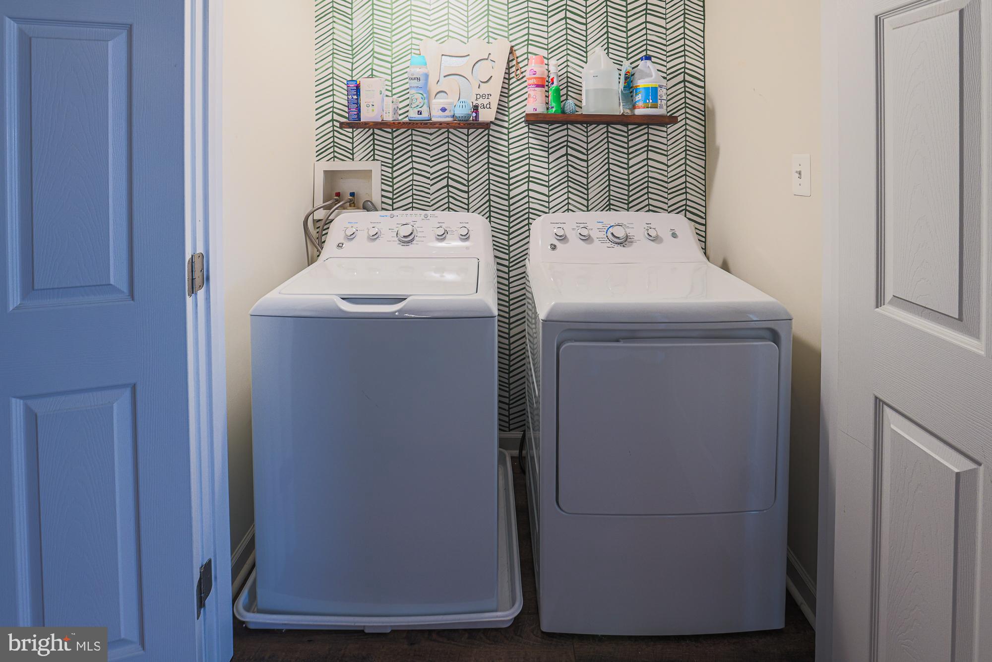 HOLLY WOODS - Residential