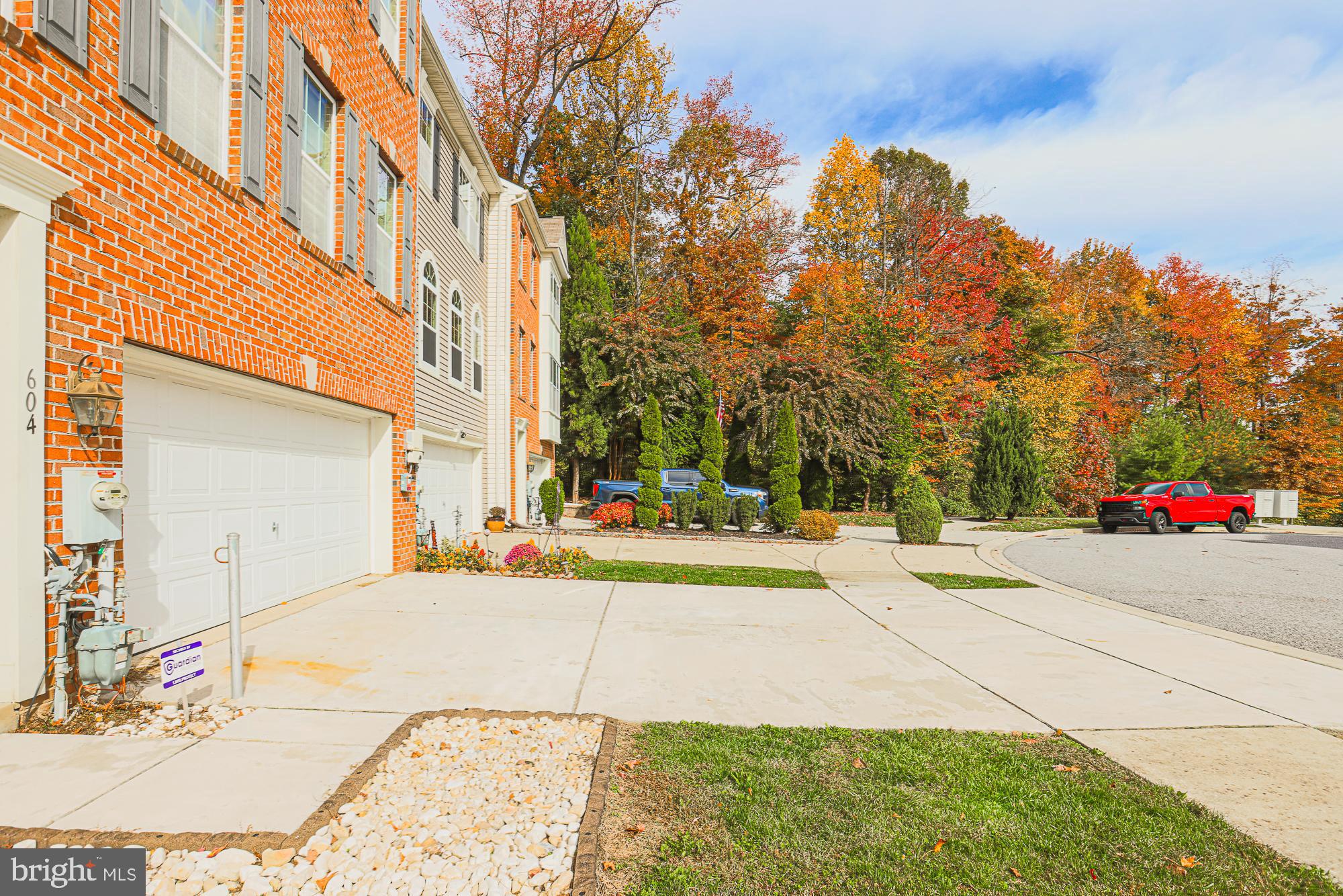 HOLLY WOODS - Residential