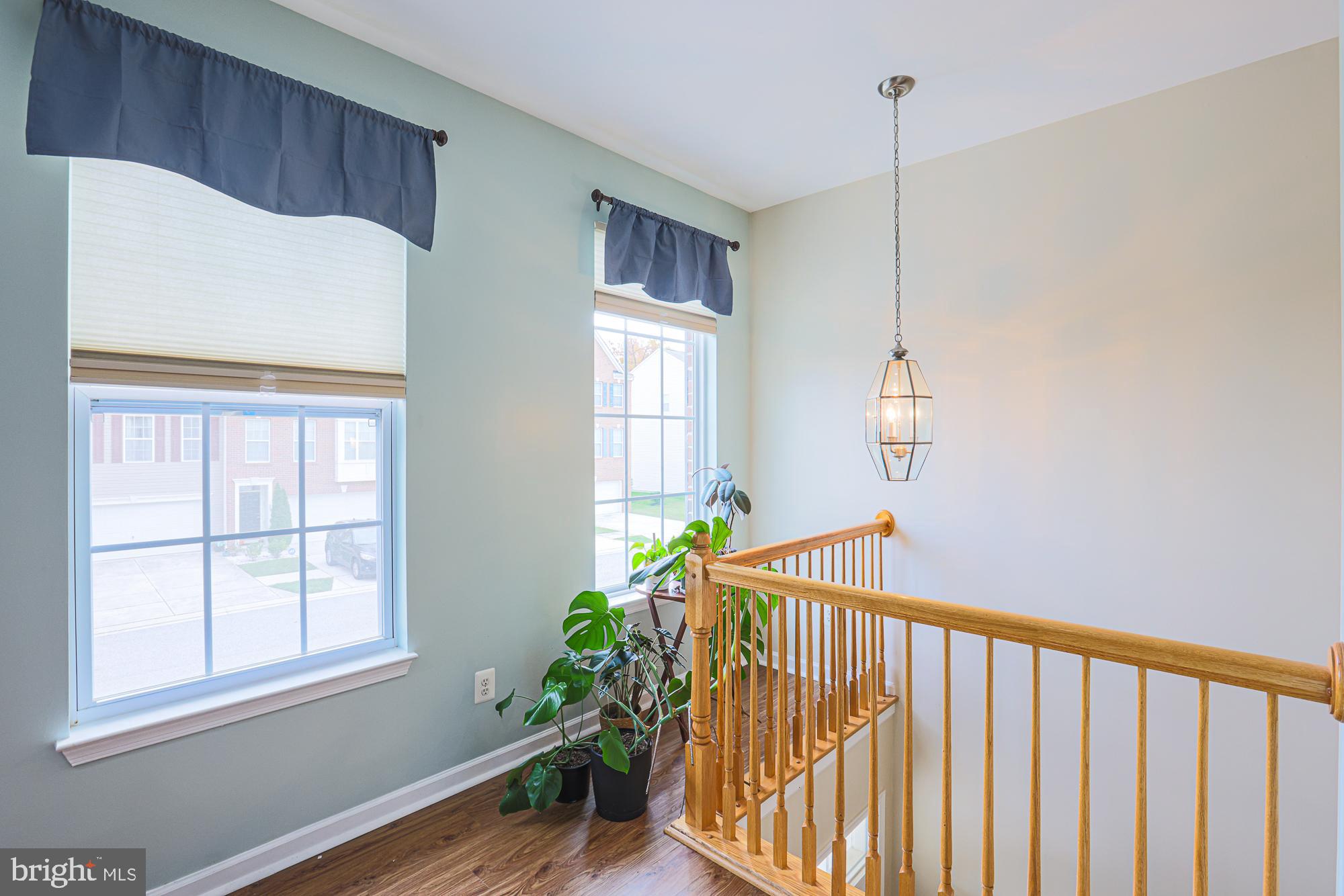 HOLLY WOODS - Residential