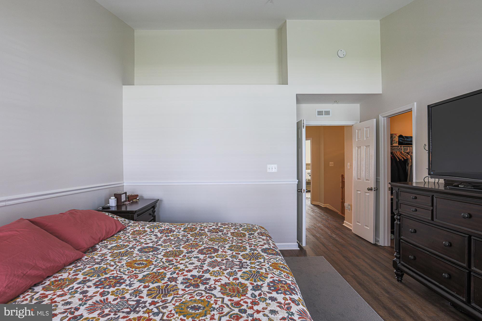 HOLLY WOODS - Residential