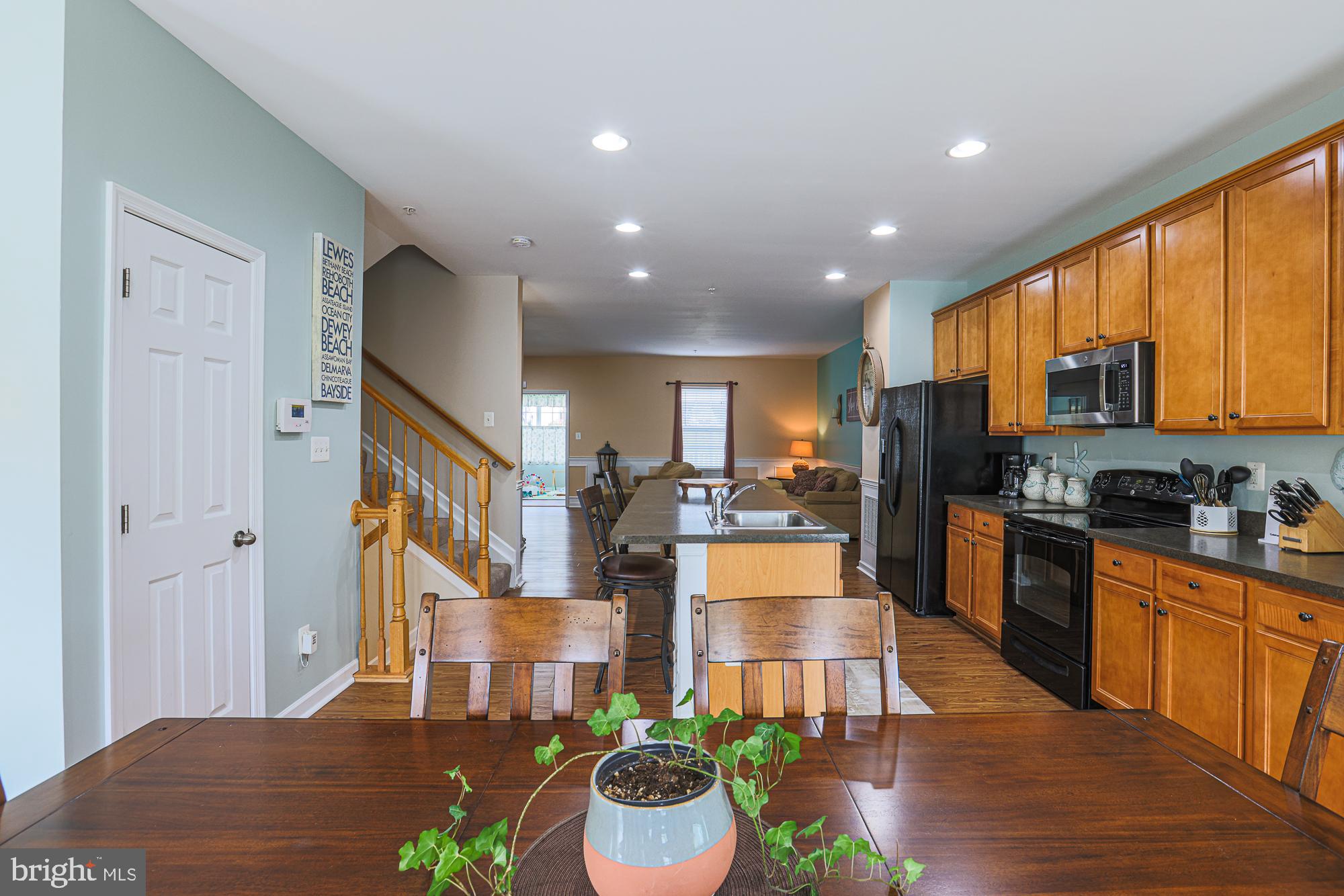 HOLLY WOODS - Residential