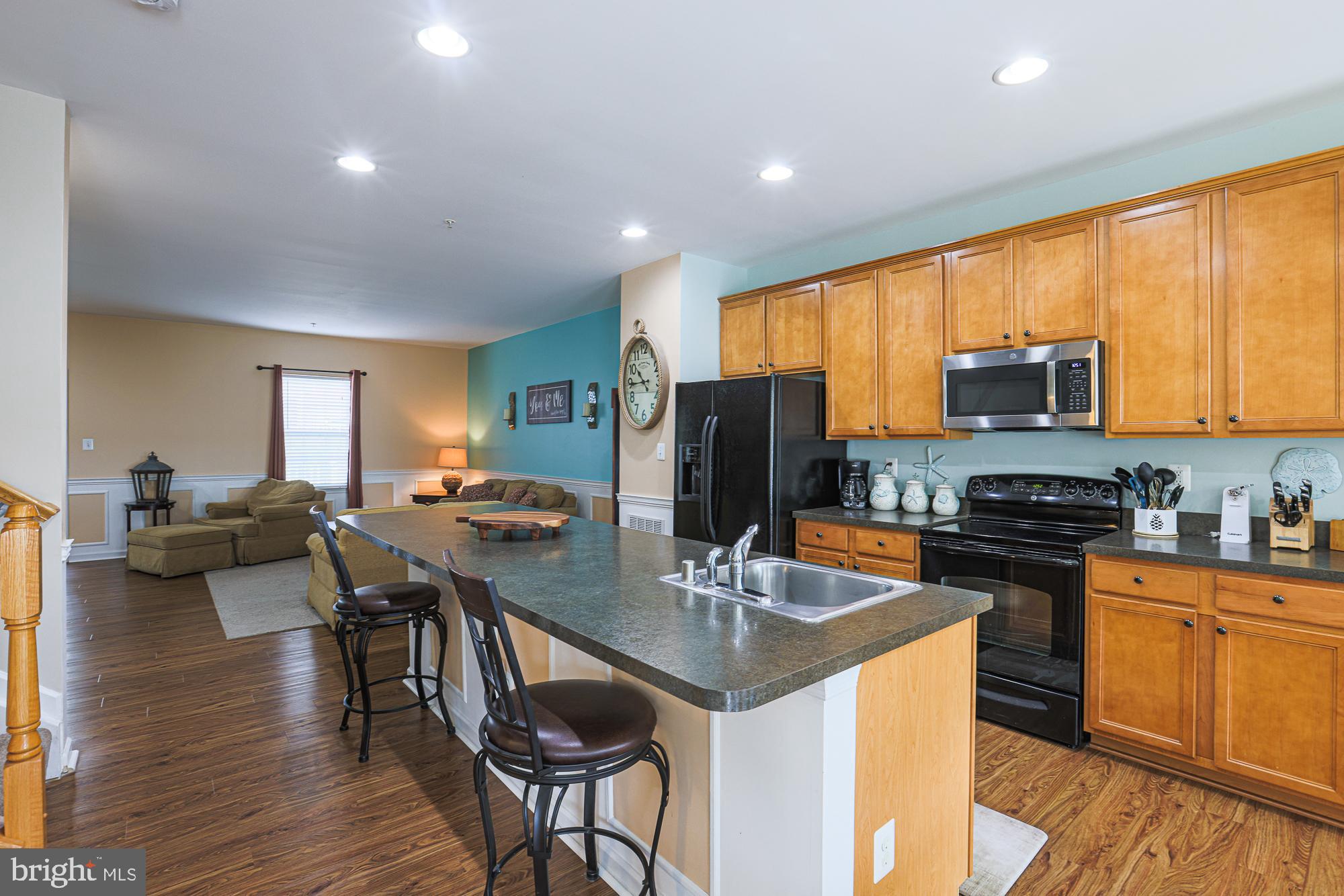 HOLLY WOODS - Residential