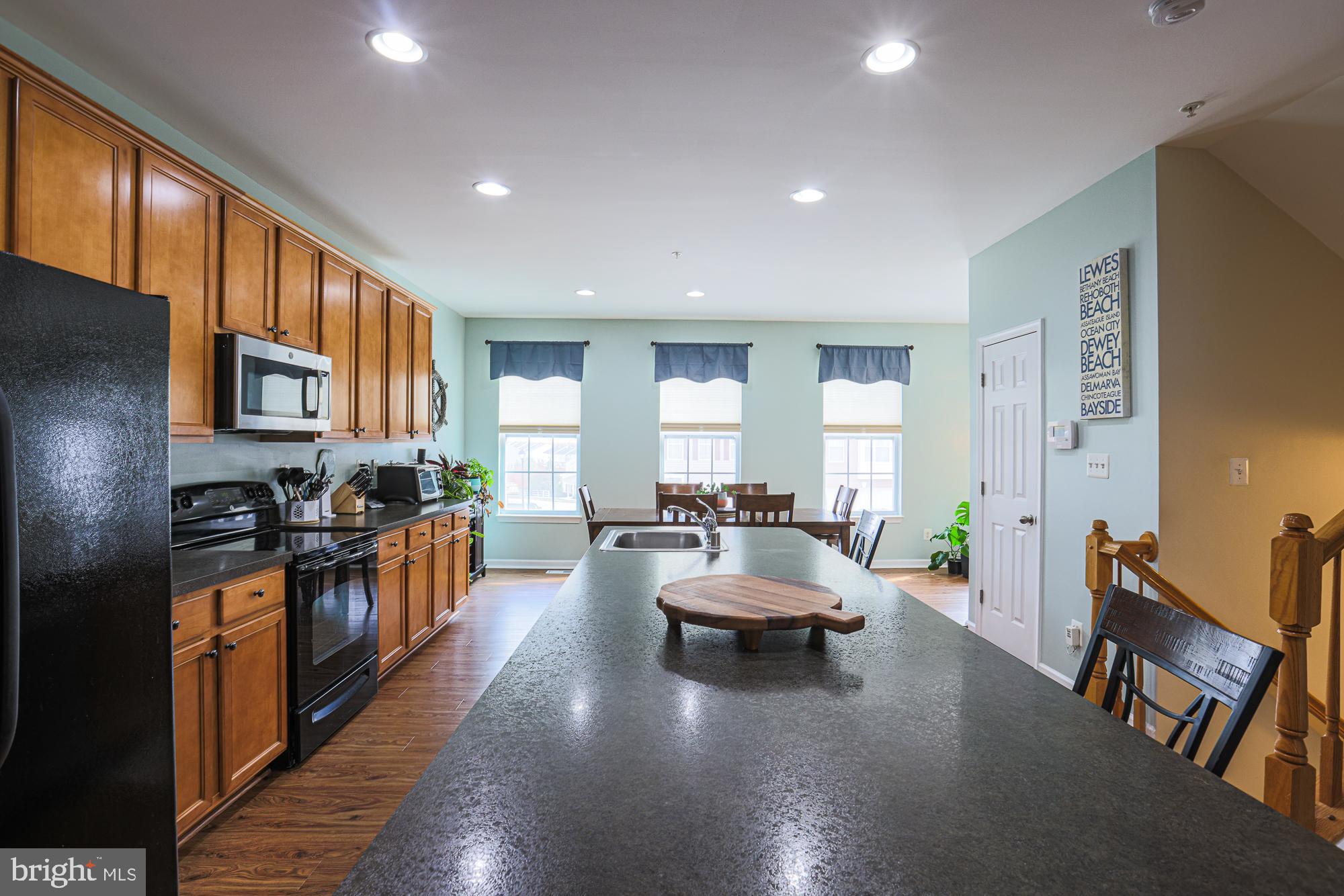 HOLLY WOODS - Residential