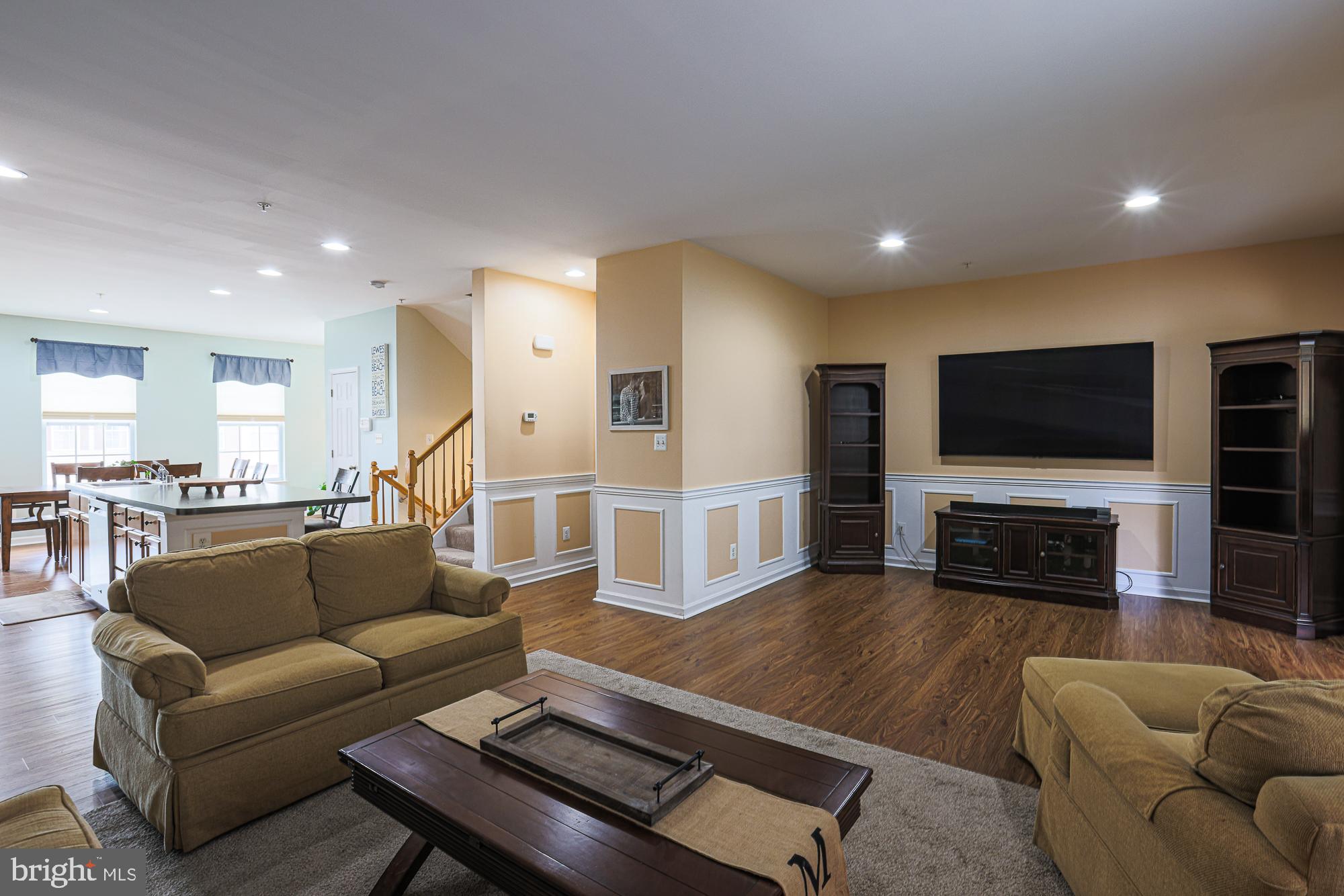 HOLLY WOODS - Residential