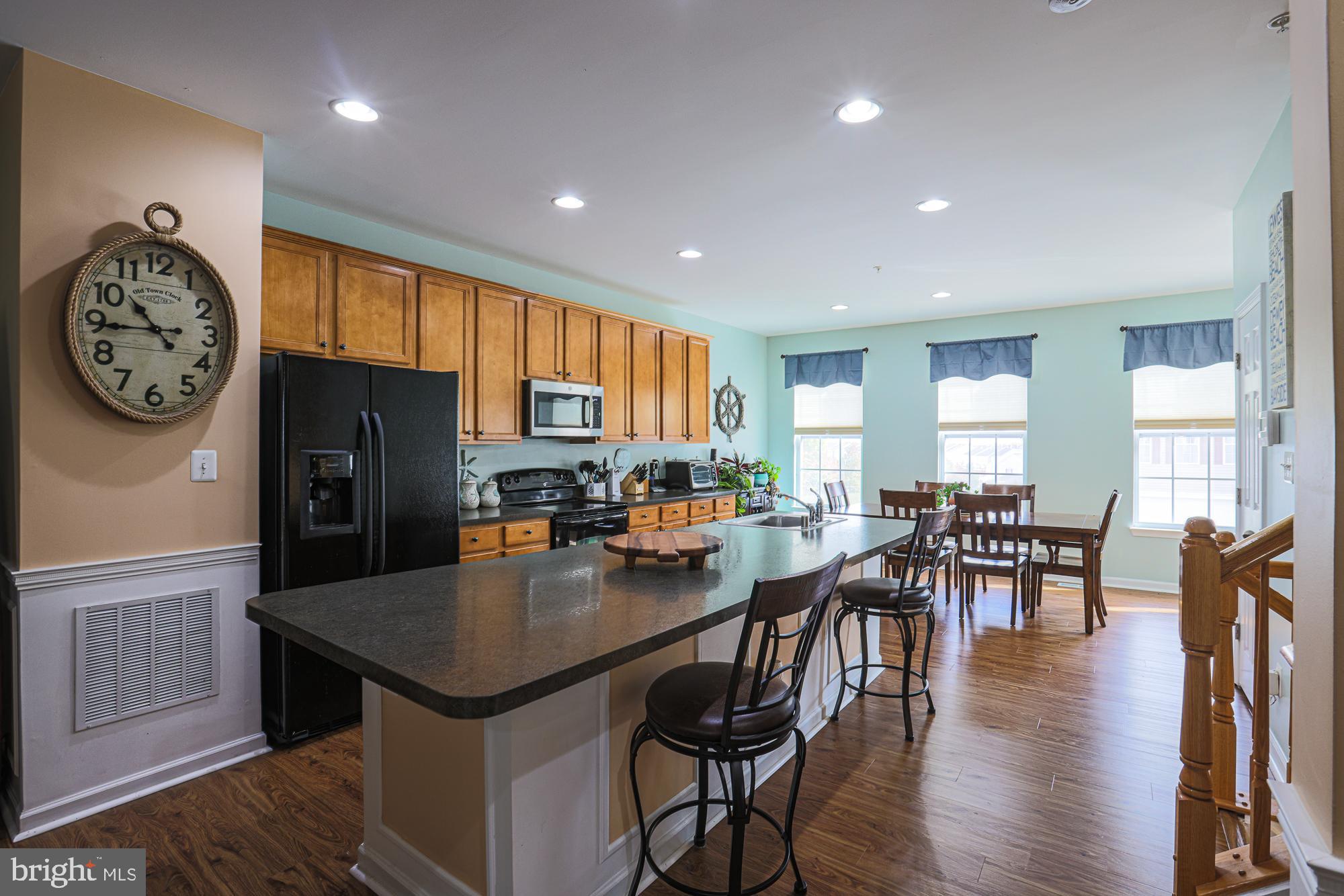 HOLLY WOODS - Residential