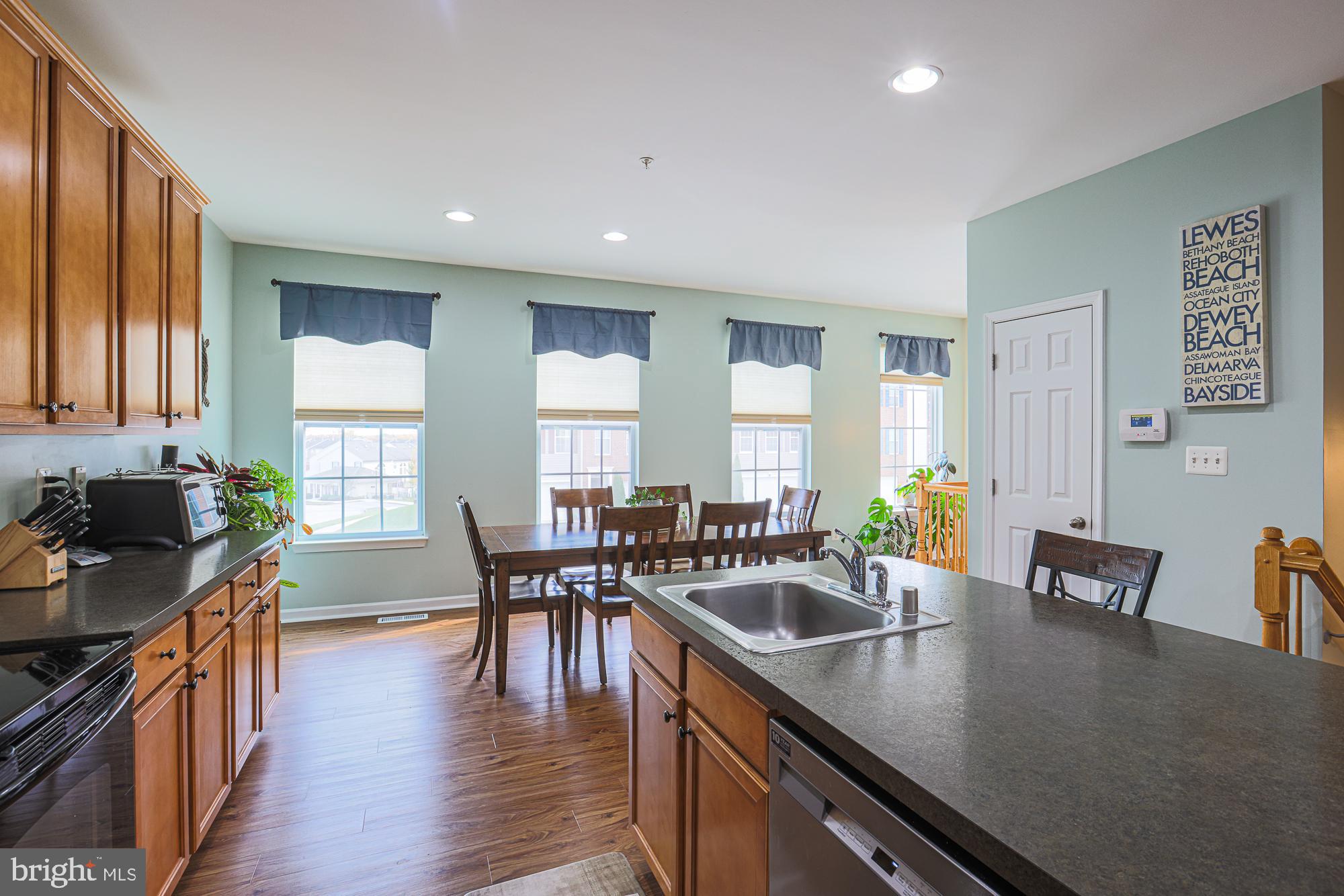 HOLLY WOODS - Residential