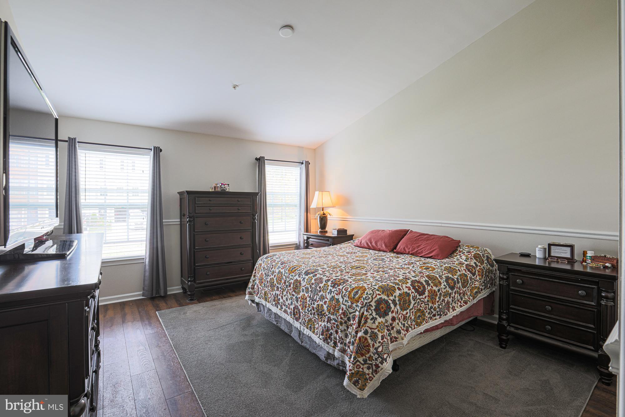 HOLLY WOODS - Residential