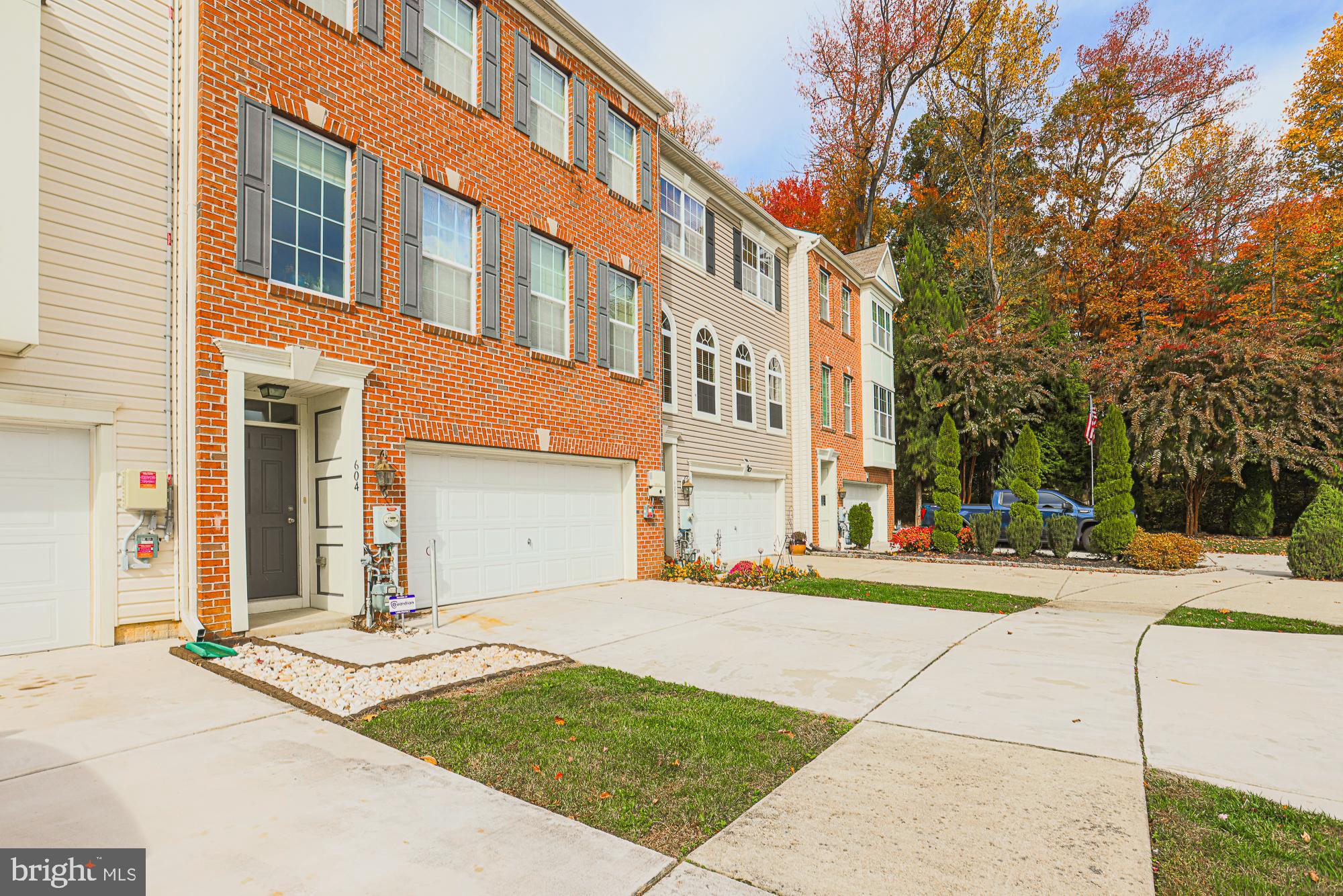 HOLLY WOODS - Residential