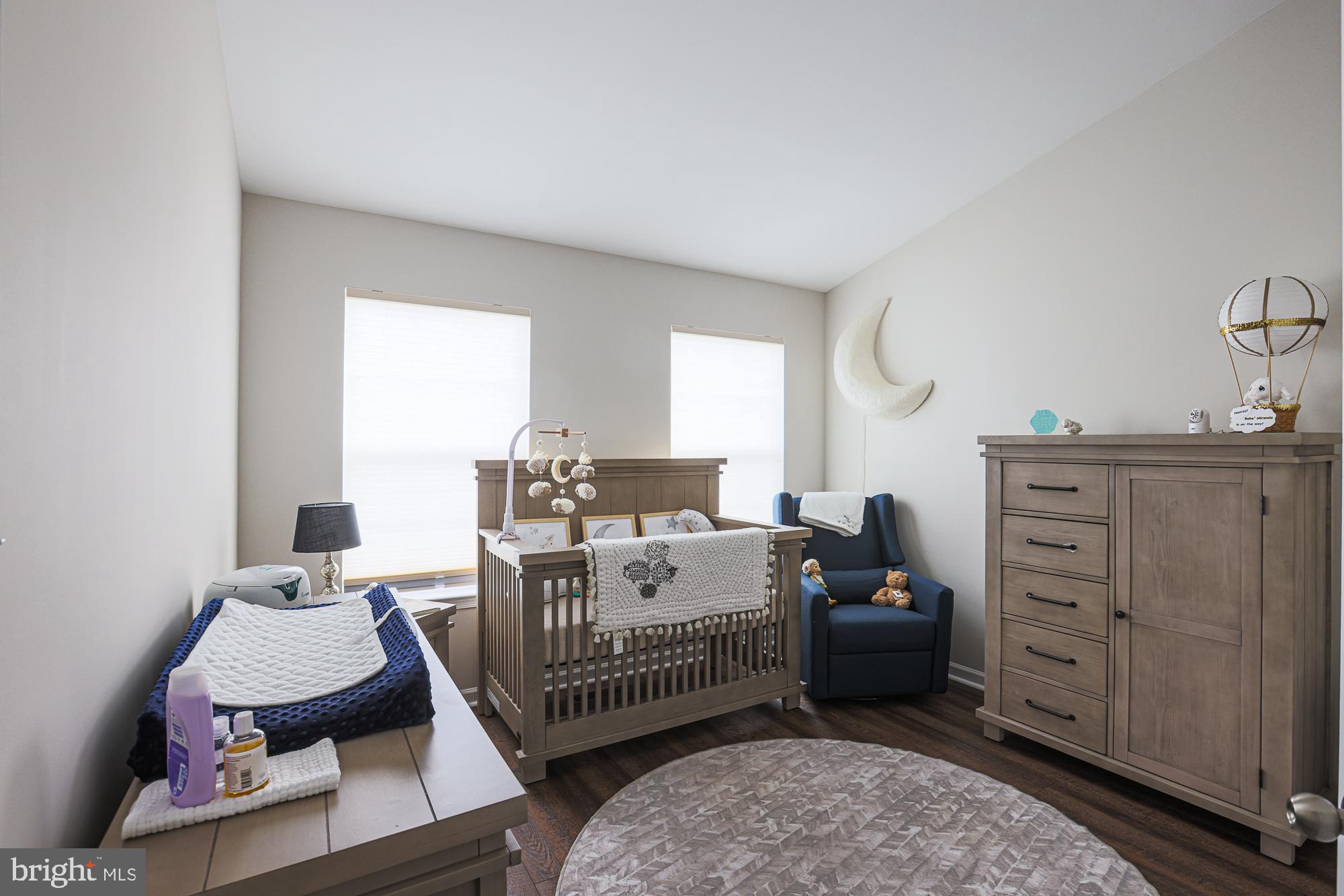 HOLLY WOODS - Residential