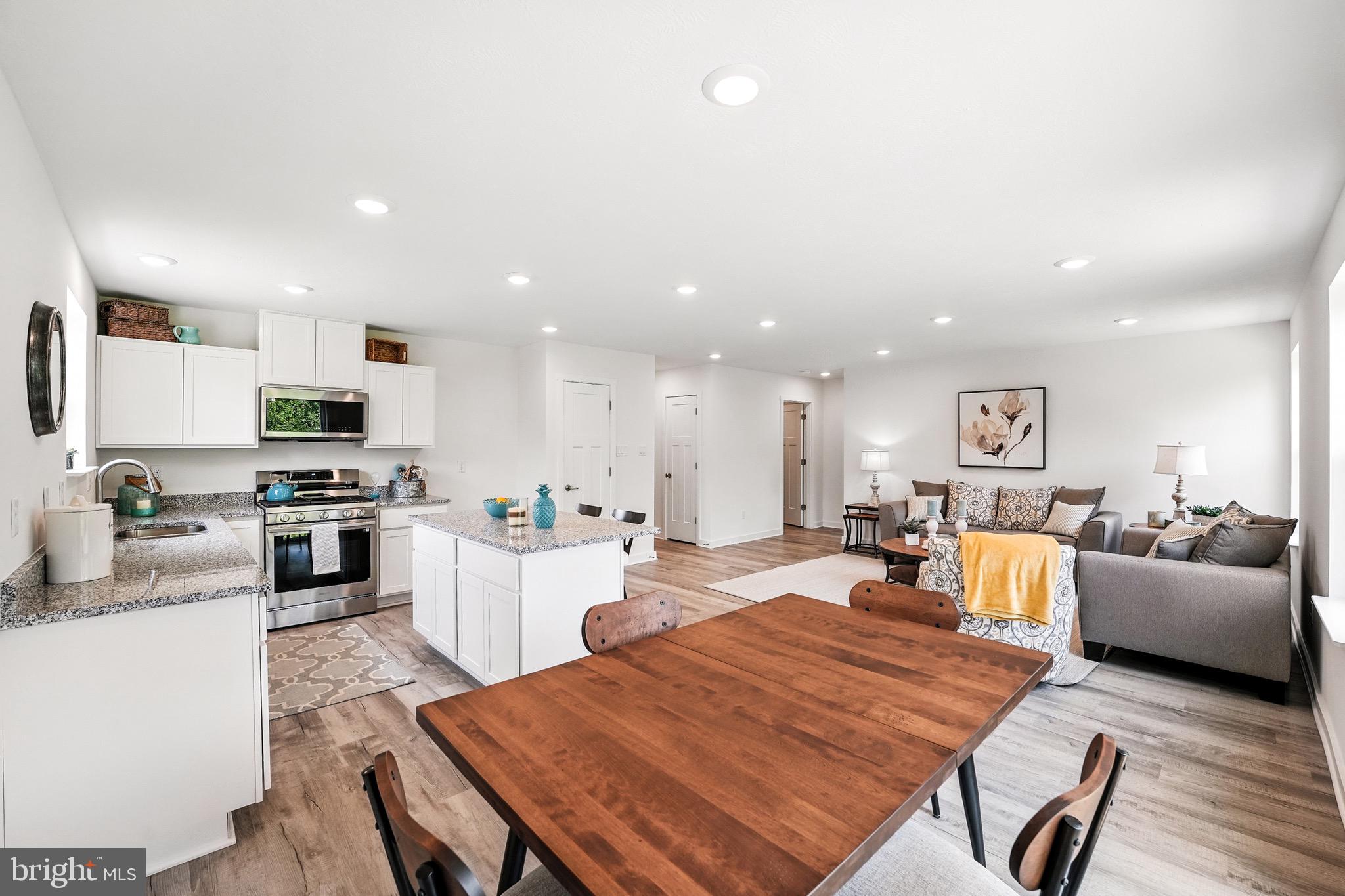 HUNTWELL WEST - Residential