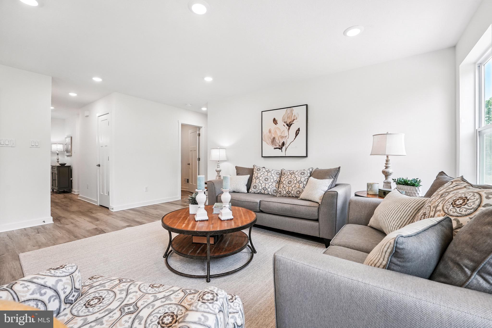 HUNTWELL WEST - Residential