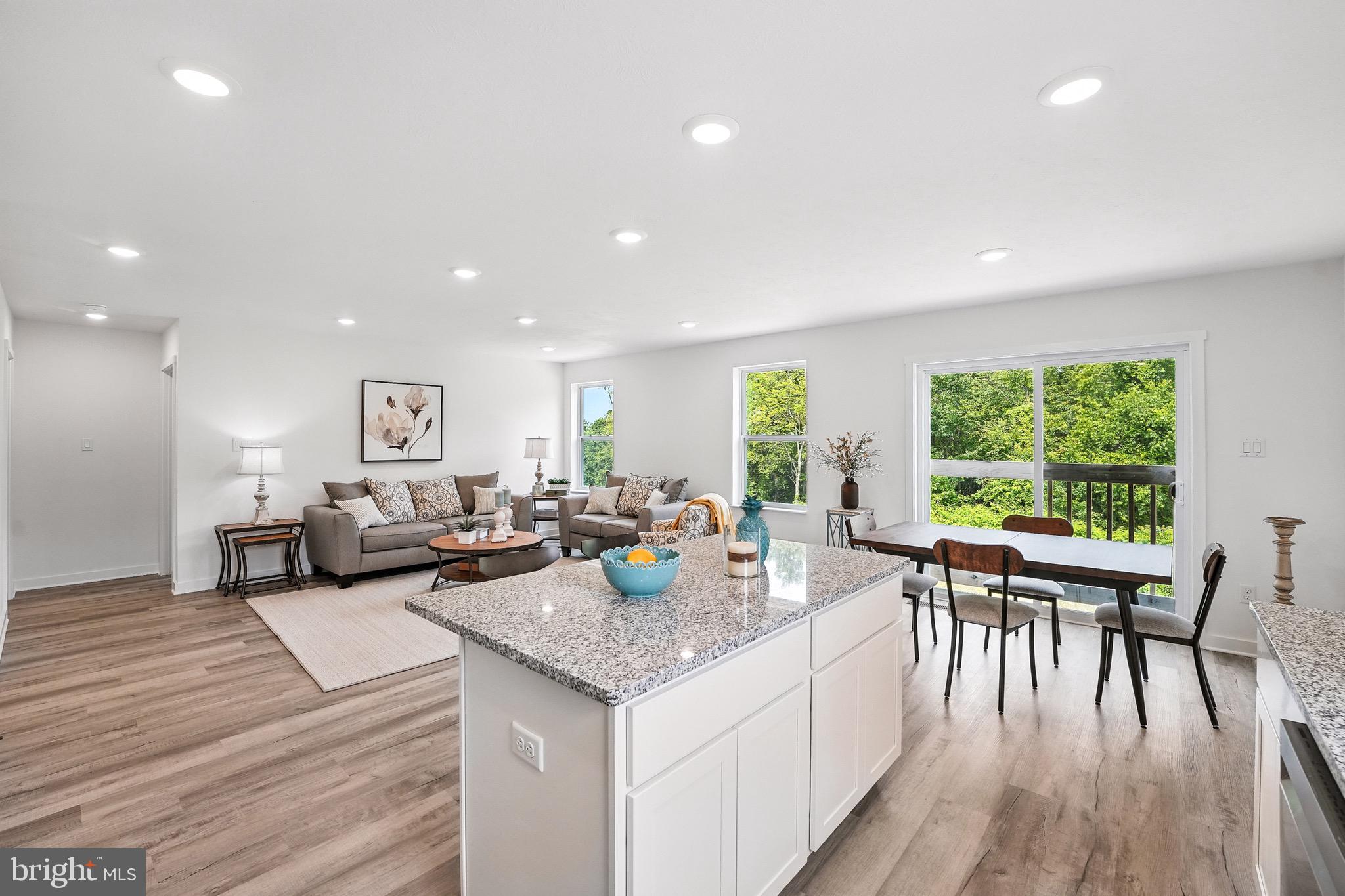 HUNTWELL WEST - Residential