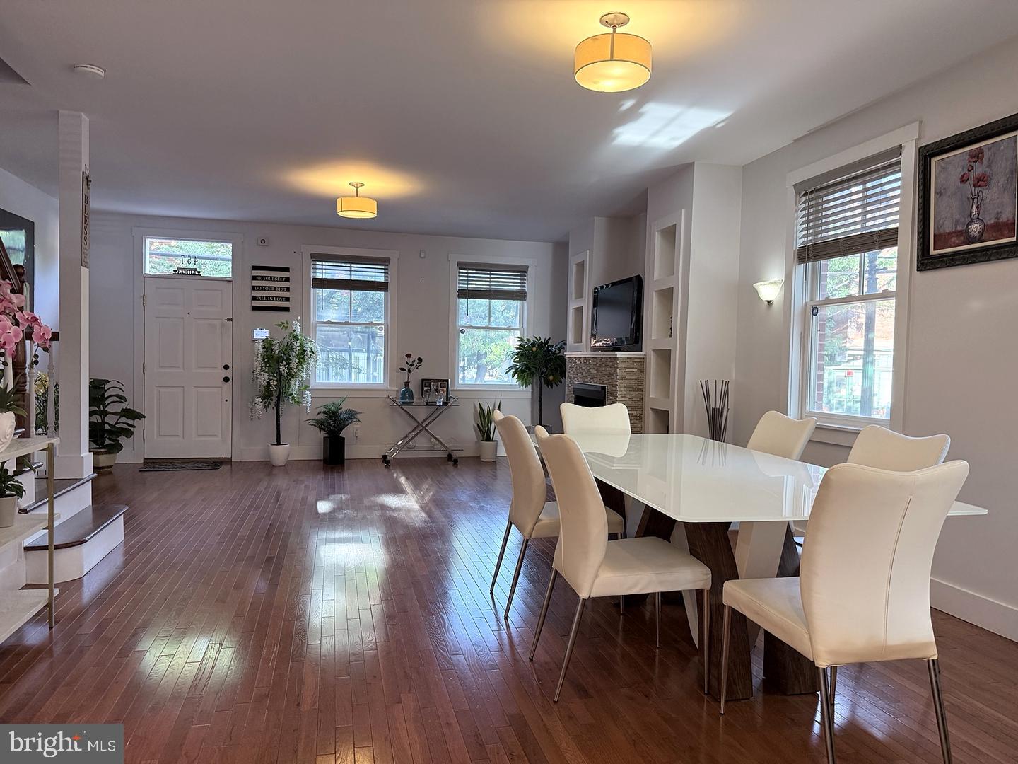 457 S 6TH STREET