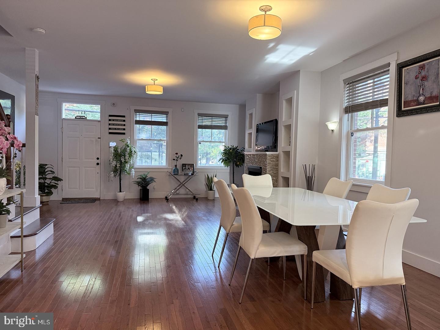 457 S 6TH STREET